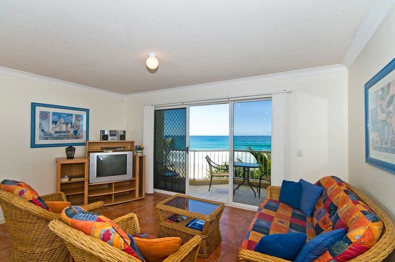 2 Seventeenth Avenue, Palm Beach QLD 4221, Palm Beach - Thumbnail 3