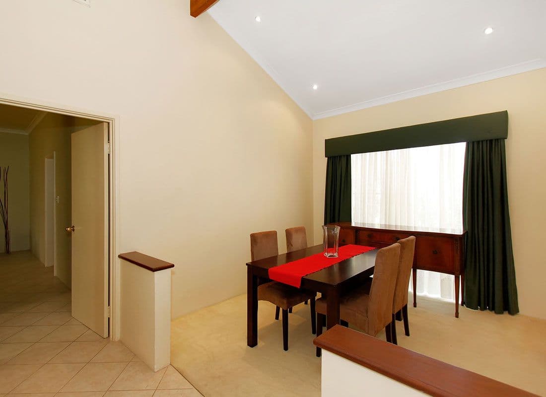 75 Lakeshore Close, BALLAJURA WA 6066, Ballajura - Thumbnail 4