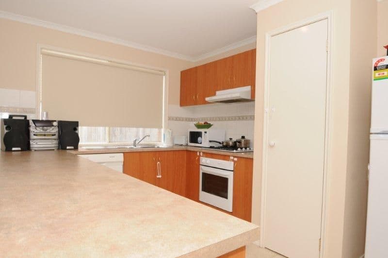 6  Flora Way, TARNEIT VIC 3029, Tarneit - Thumbnail 2