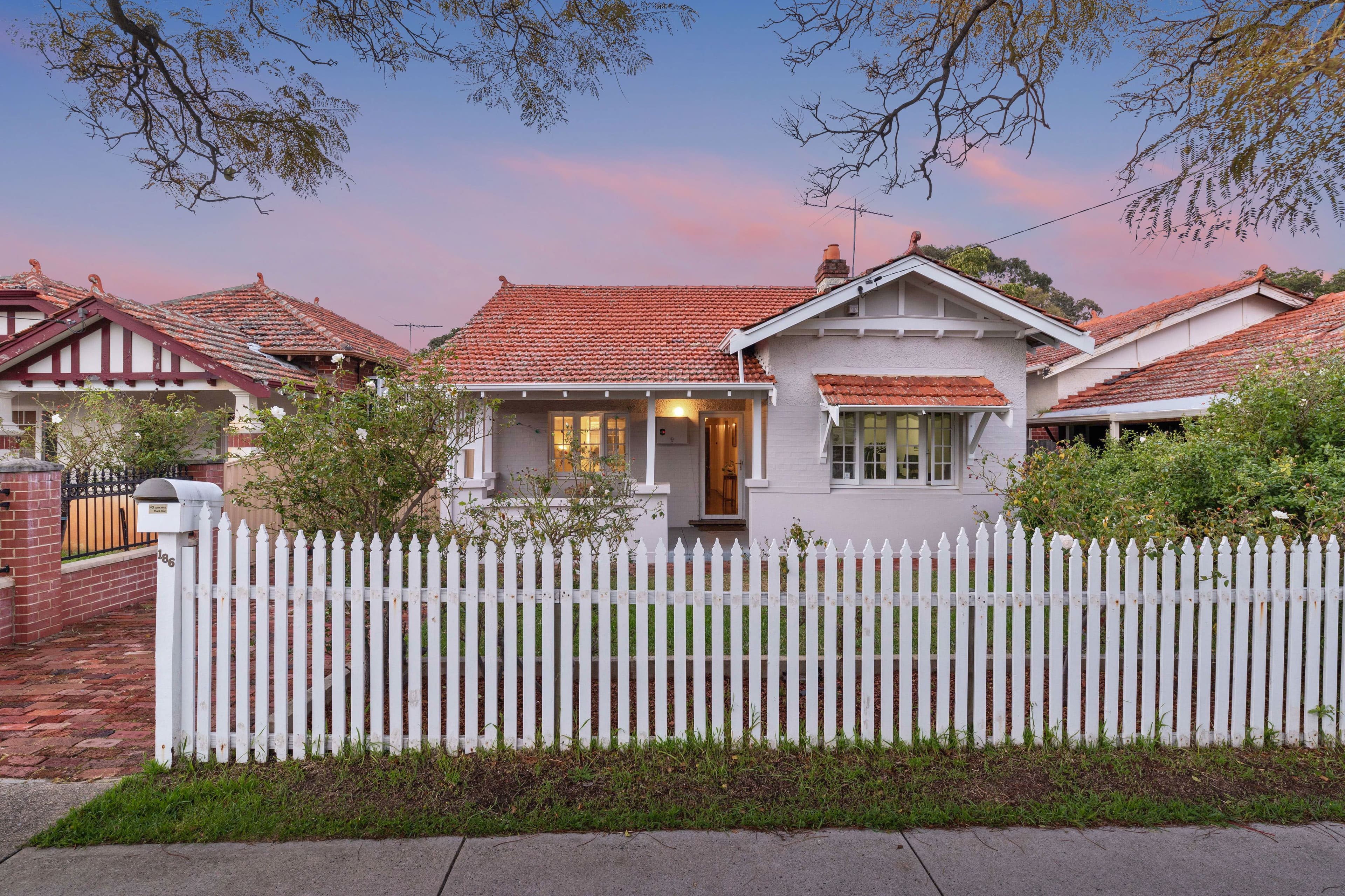 186 Crawford Road, Inglewood WA 6052, Inglewood - Thumbnail 2