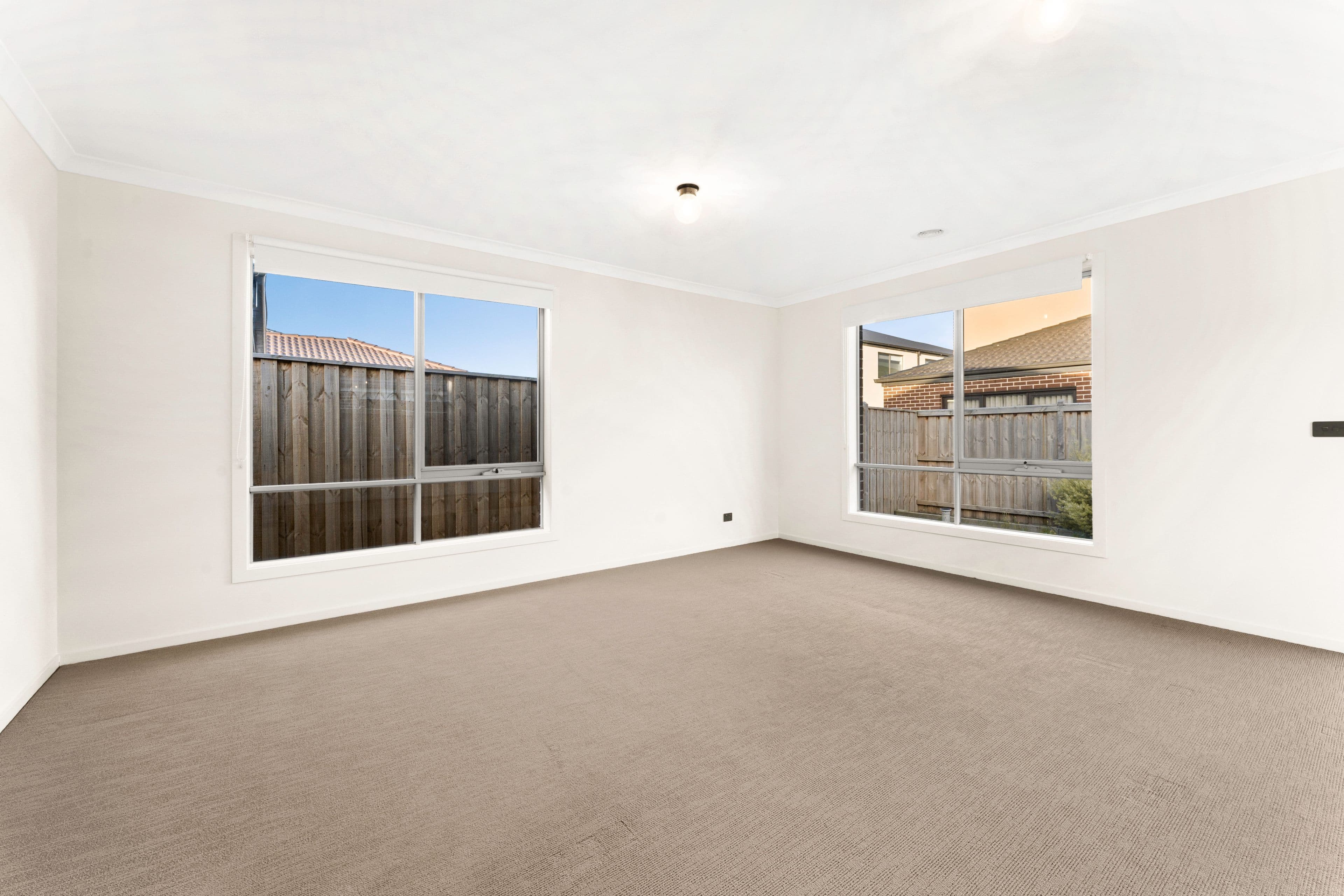 27 Orleana Way, Clyde North VIC 3978, Clyde North - Thumbnail 5