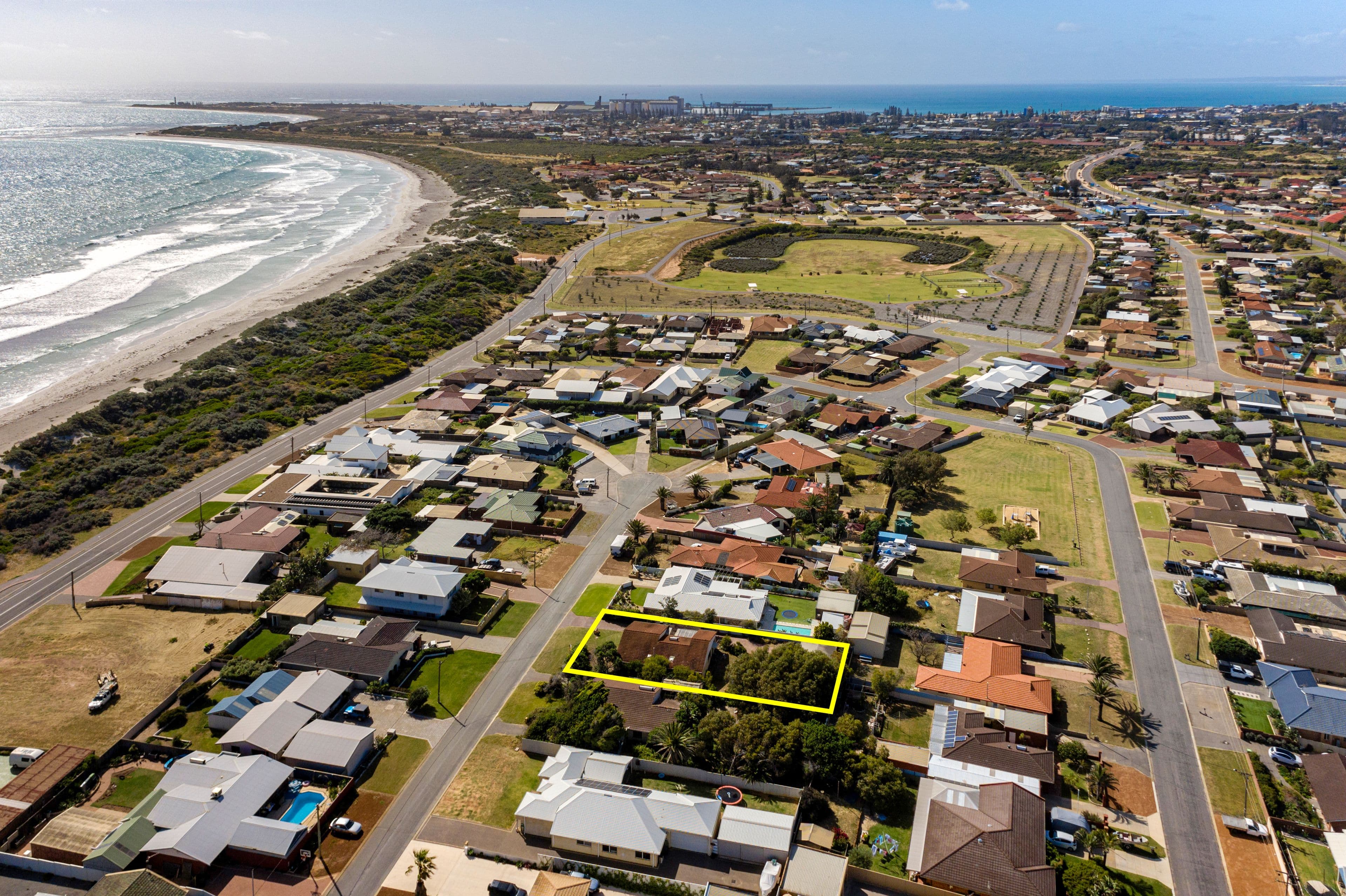 12 Nigel Crescent, Tarcoola Beach WA 6530, Tarcoola Beach - Thumbnail 2