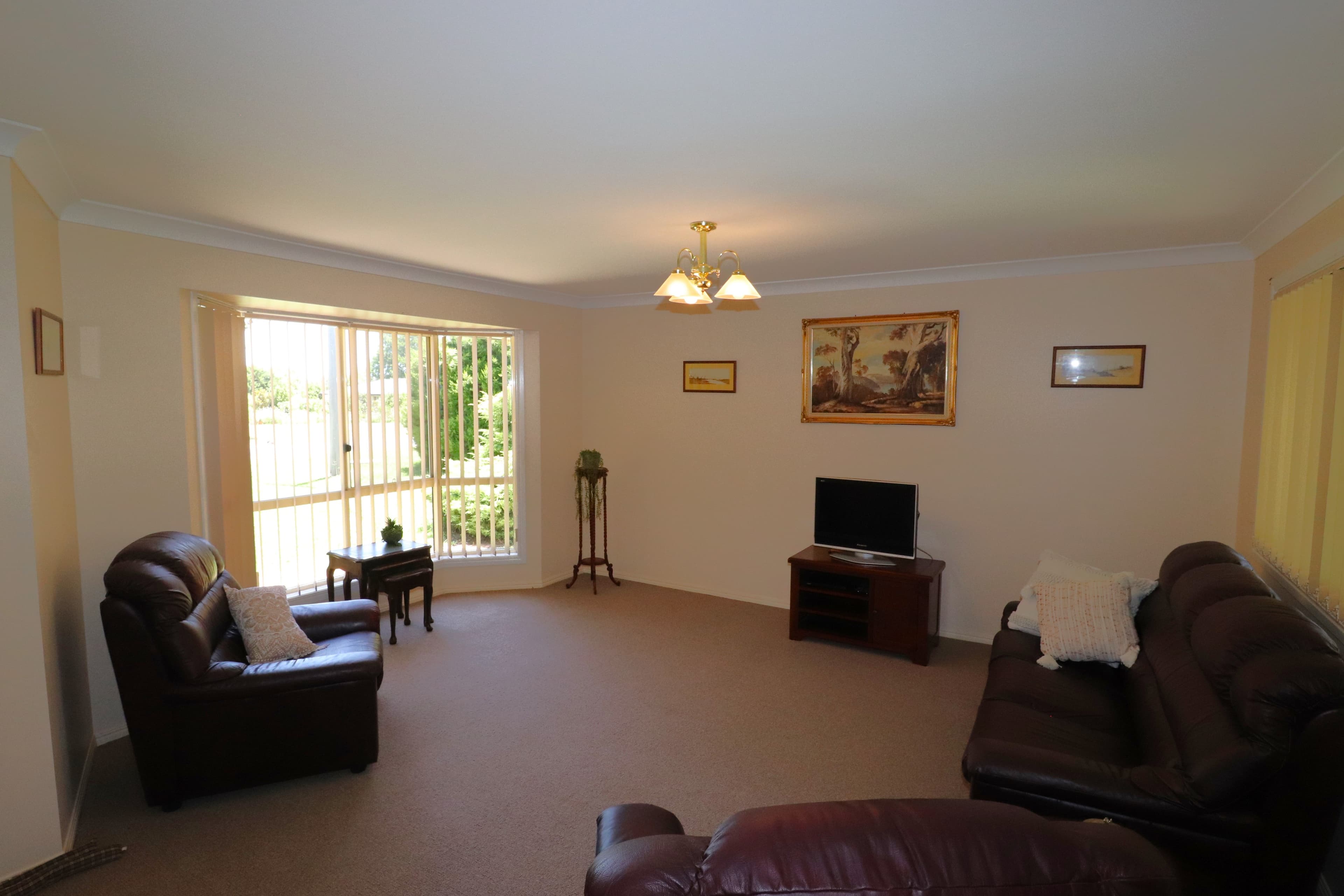 1 Cramsie Crescent, Glen Innes NSW 2370, Glen Innes - Thumbnail 3