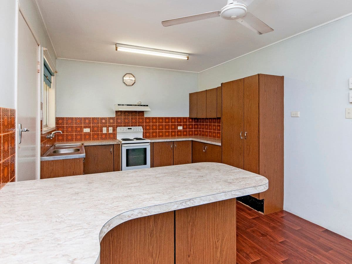 9 Boscawan Crescent, BELLBIRD PARK QLD 4300, Bellbird Park - Thumbnail 4