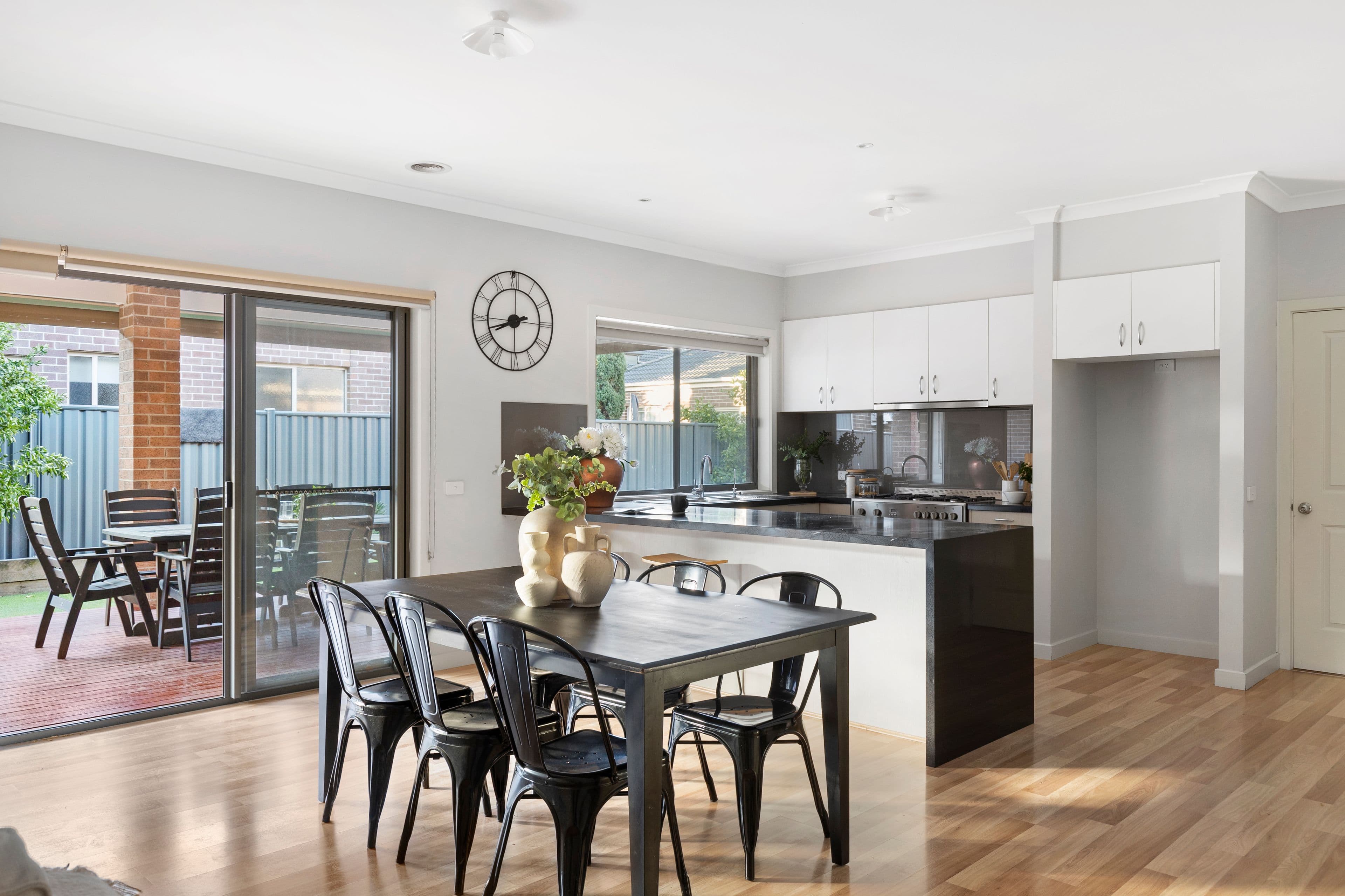 16 Barmah Drive, South Morang VIC 3752, South Morang - Thumbnail 3
