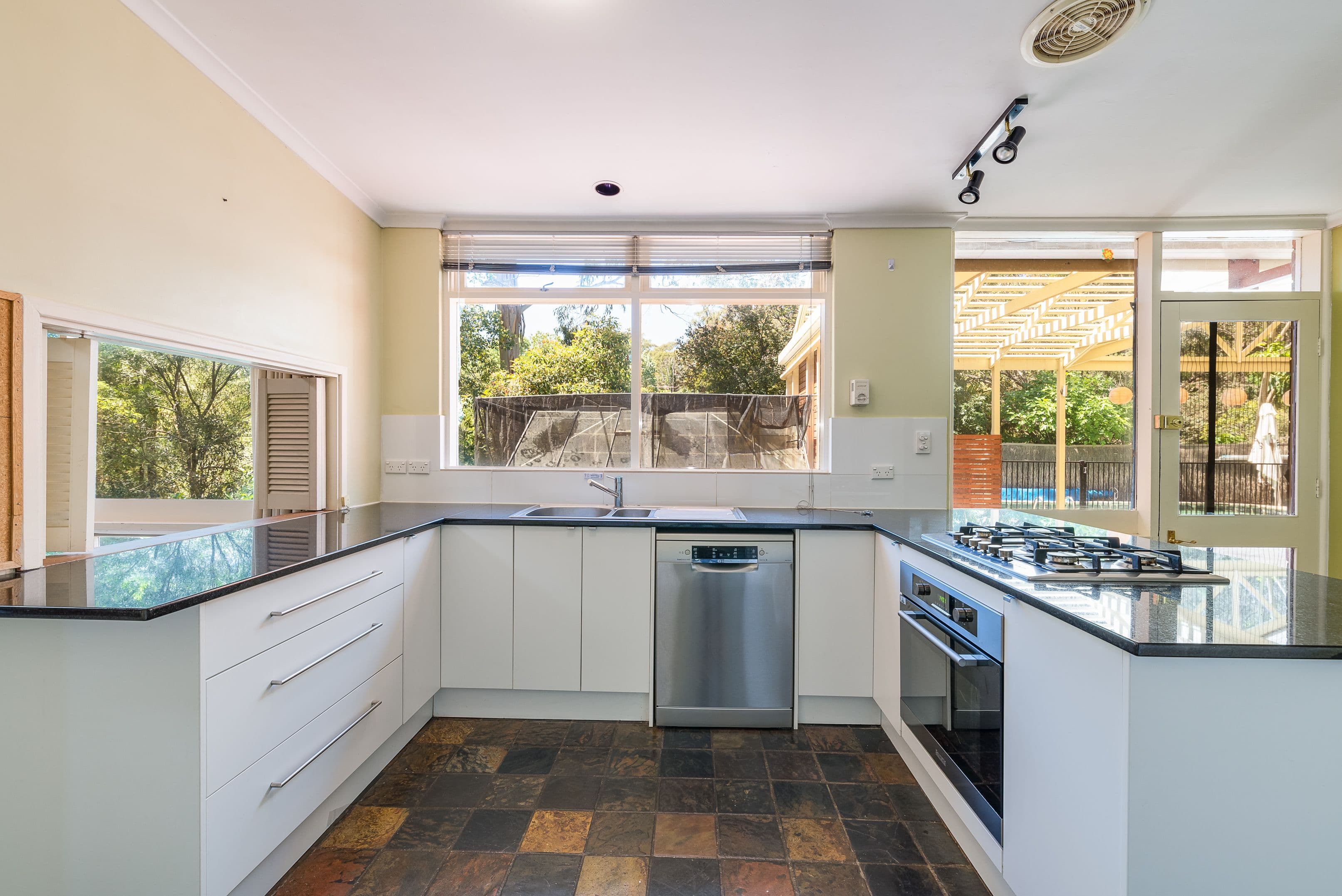 10 Greenock Road, Hawthorndene SA 5051, Hawthorndene - Thumbnail 8
