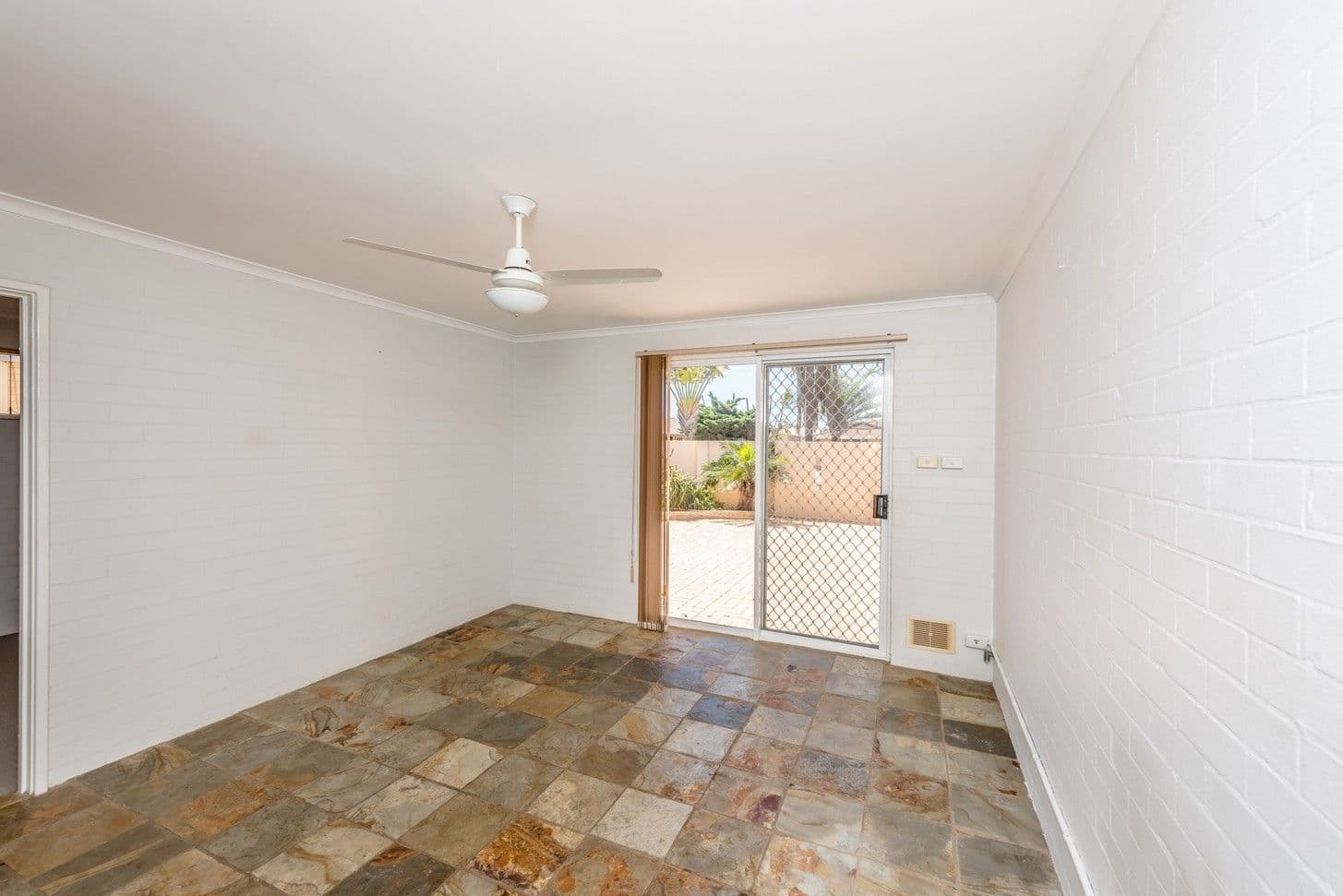 10 Falmouth Close, Tarcoola Beach WA 6530, Tarcoola Beach - Thumbnail 7