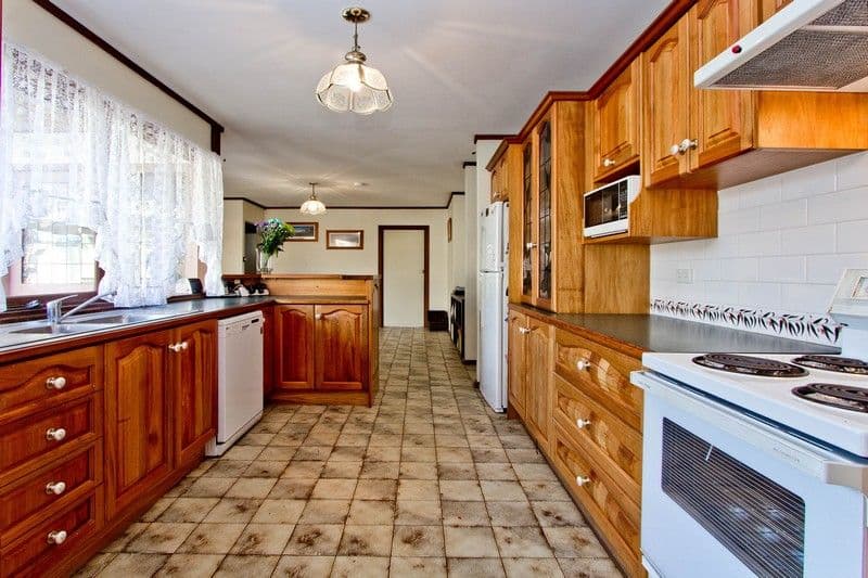 2 Pine Lodge Crescent, Grange SA 5022, Grange - Thumbnail 2