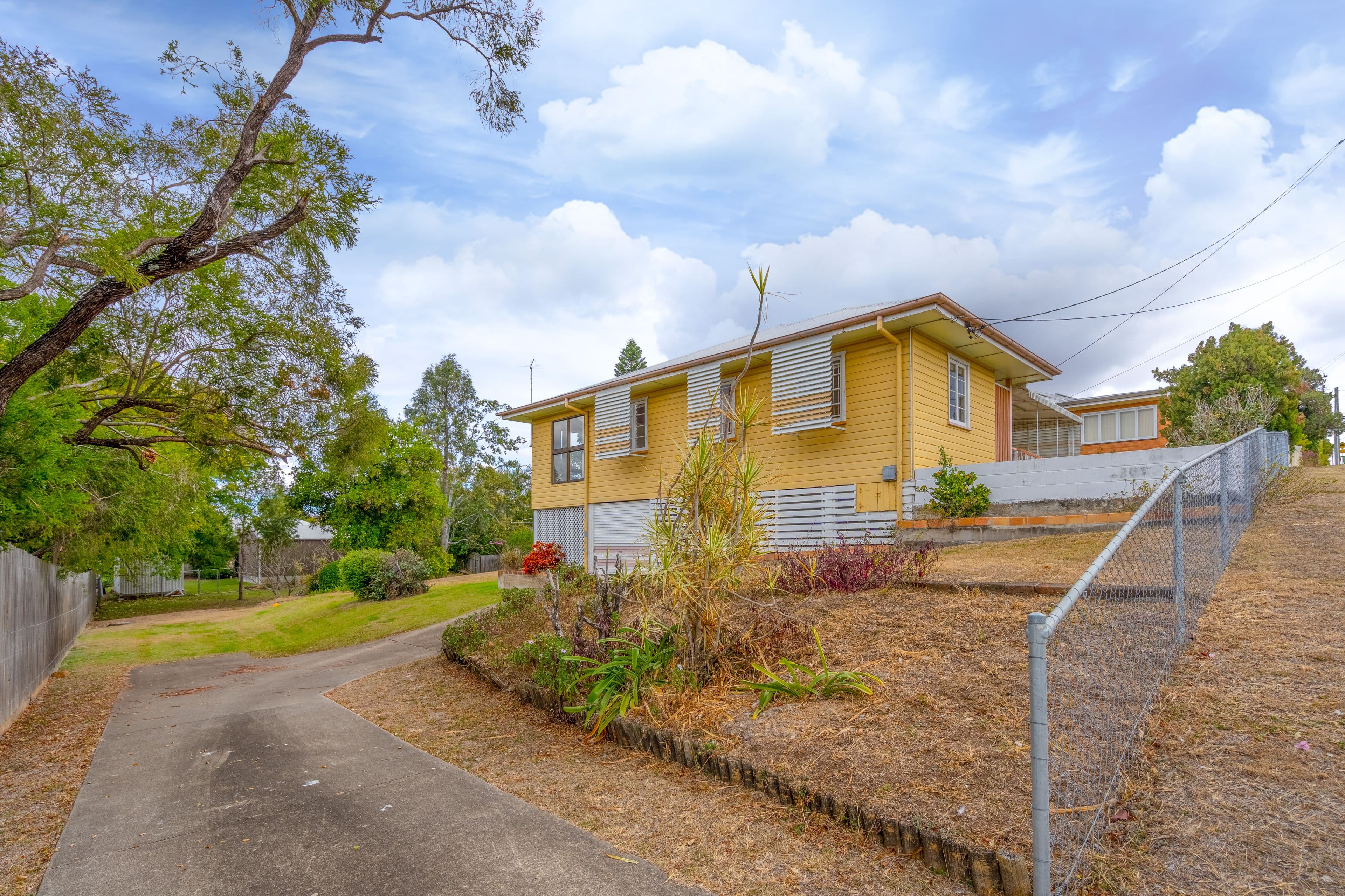 213 Blackstone Road, Silkstone QLD 4304, Silkstone - Thumbnail 3