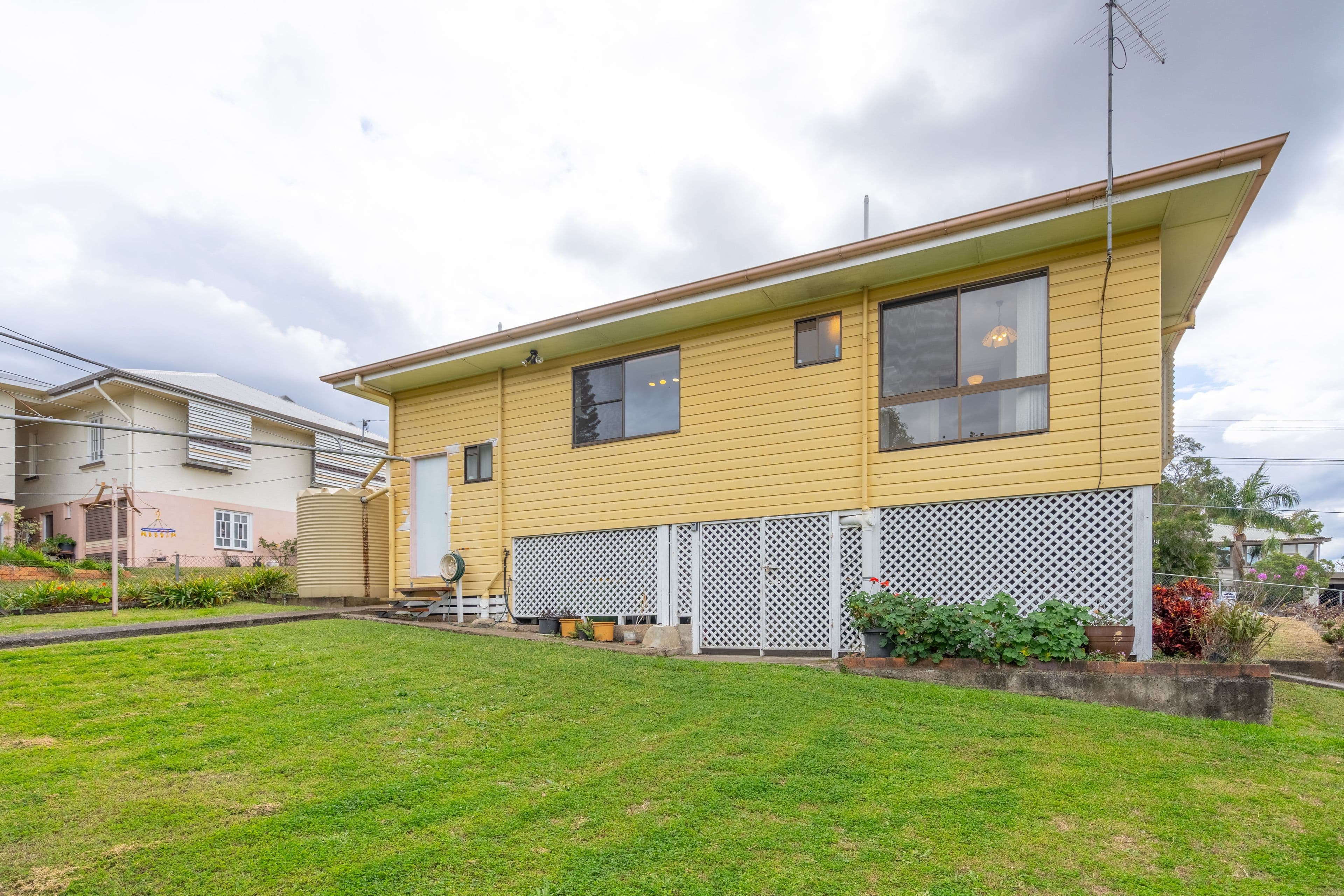 213 Blackstone Road, Silkstone QLD 4304, Silkstone - Thumbnail 4
