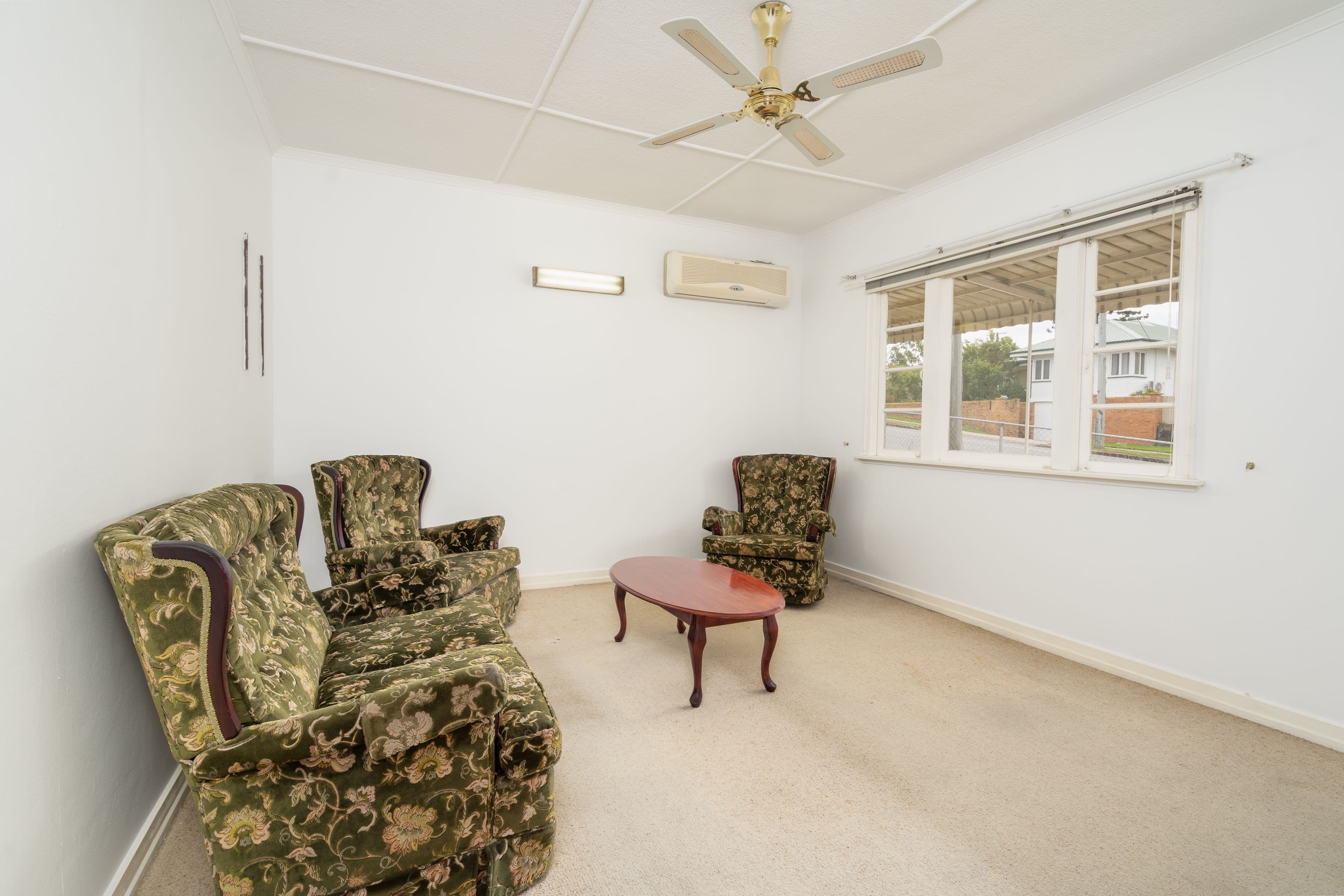 213 Blackstone Road, Silkstone QLD 4304, Silkstone - Thumbnail 7