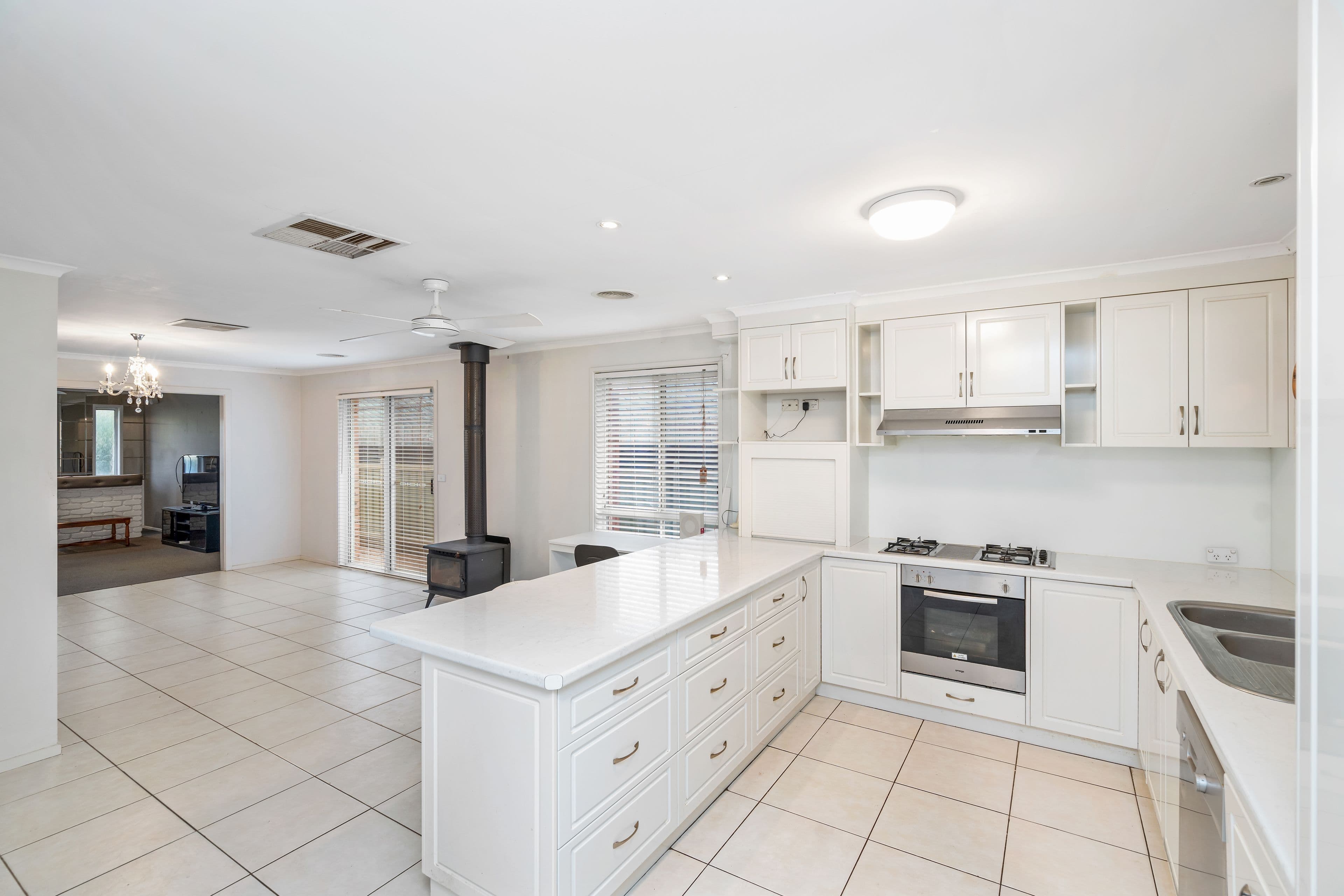 14 Melkin Avenue, Glenfield Park NSW 2650, Glenfield Park - Thumbnail 4