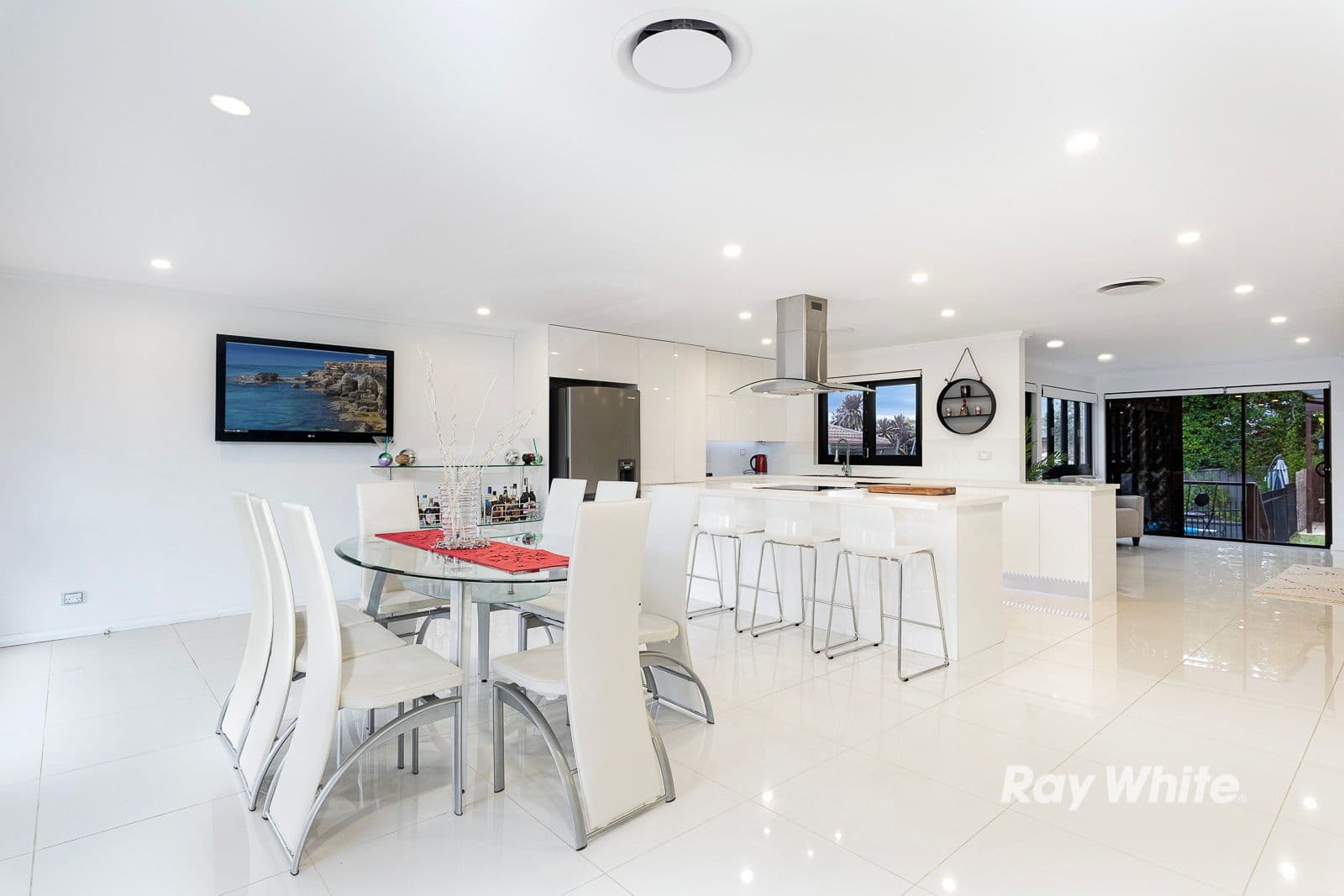 21 Sporing Avenue, Kings Langley - Thumbnail 3