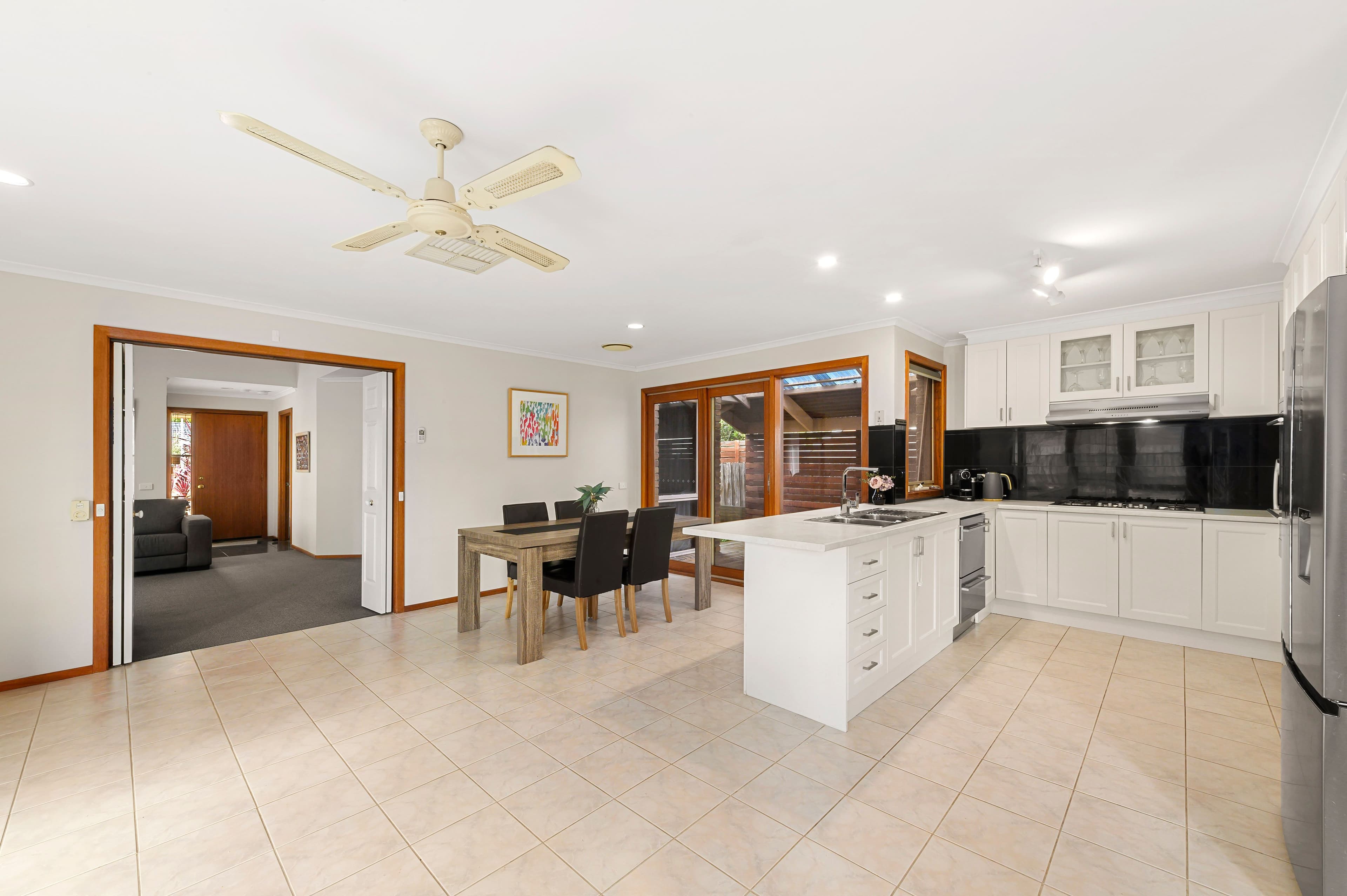 2 Caloola Court, Rowville VIC 3178, Rowville - Thumbnail 4