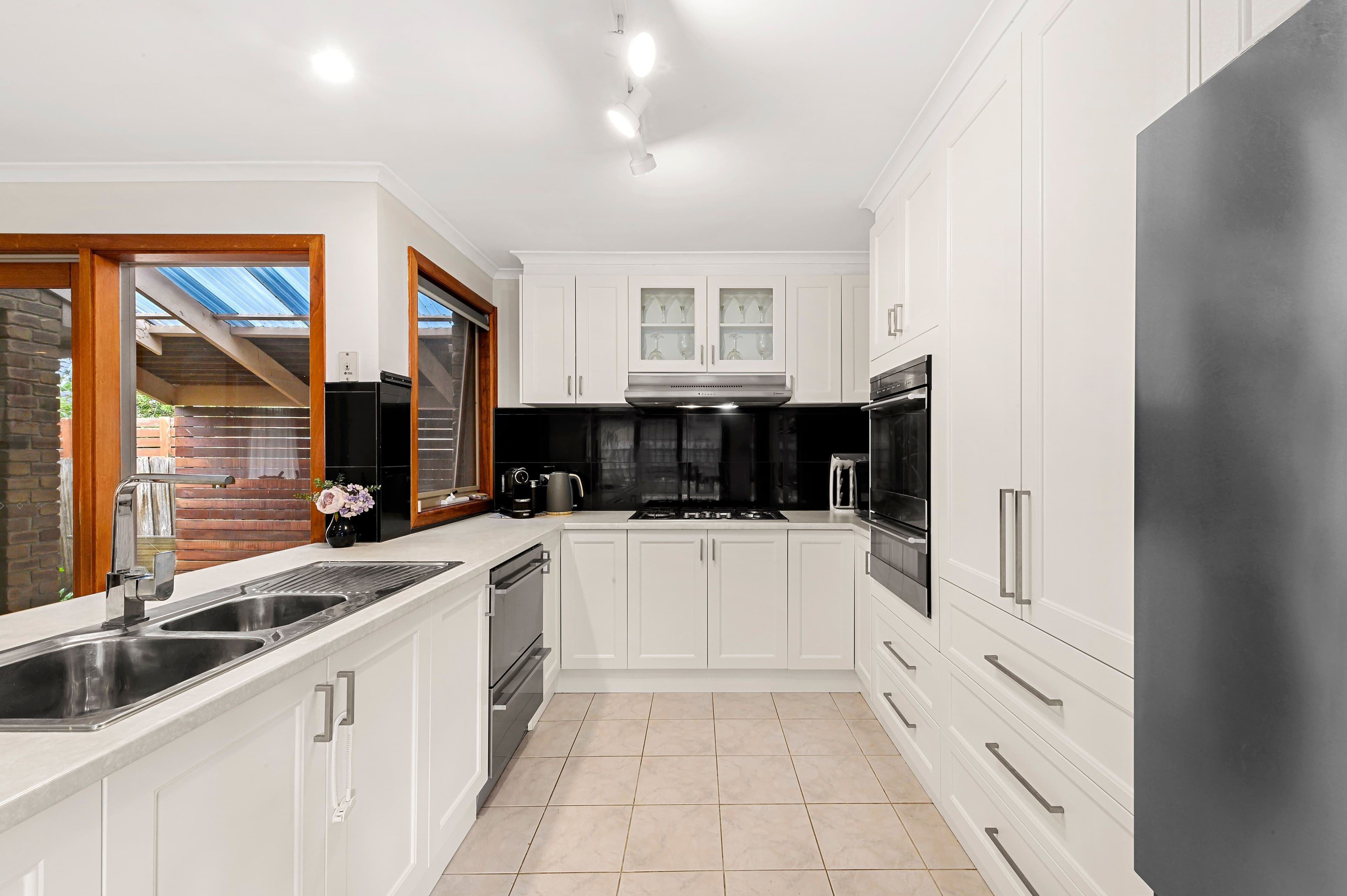 2 Caloola Court, Rowville VIC 3178, Rowville - Thumbnail 5
