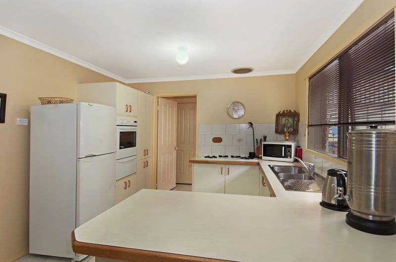 30 Lindas Way, CARRUM DOWNS VIC 3201, Carrum Downs - Thumbnail 2