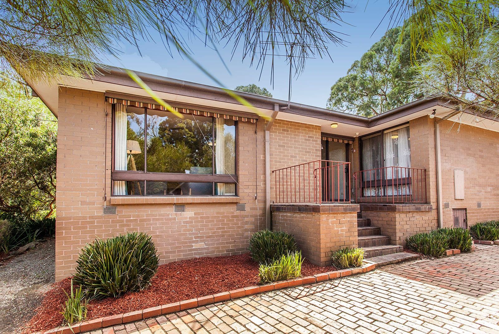 33 Denis Street, Mitcham VIC 3132, Mitcham - Thumbnail 2