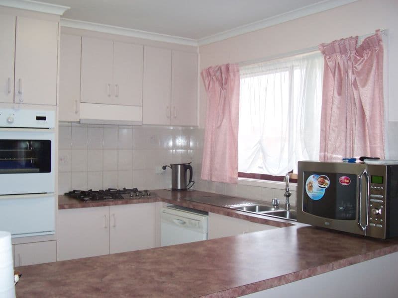 10 Nimbus Court, HAMPTON PARK VIC 3976, Hampton Park - Thumbnail 2