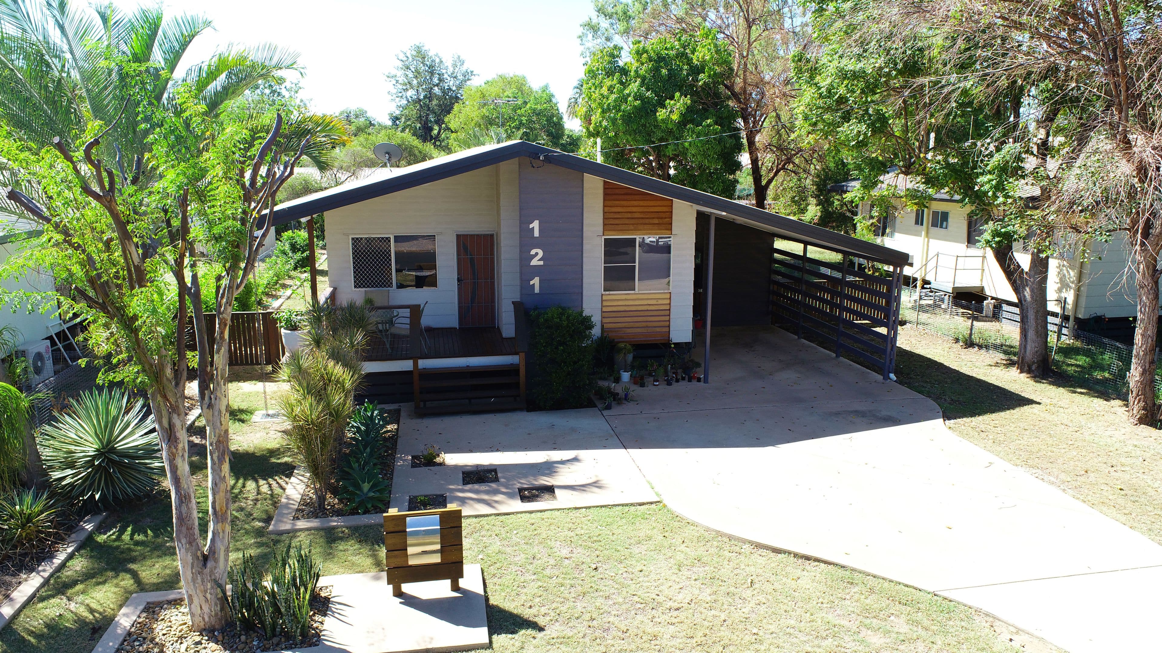 121 Harris Street, Emerald QLD 4720, Emerald - Image 1