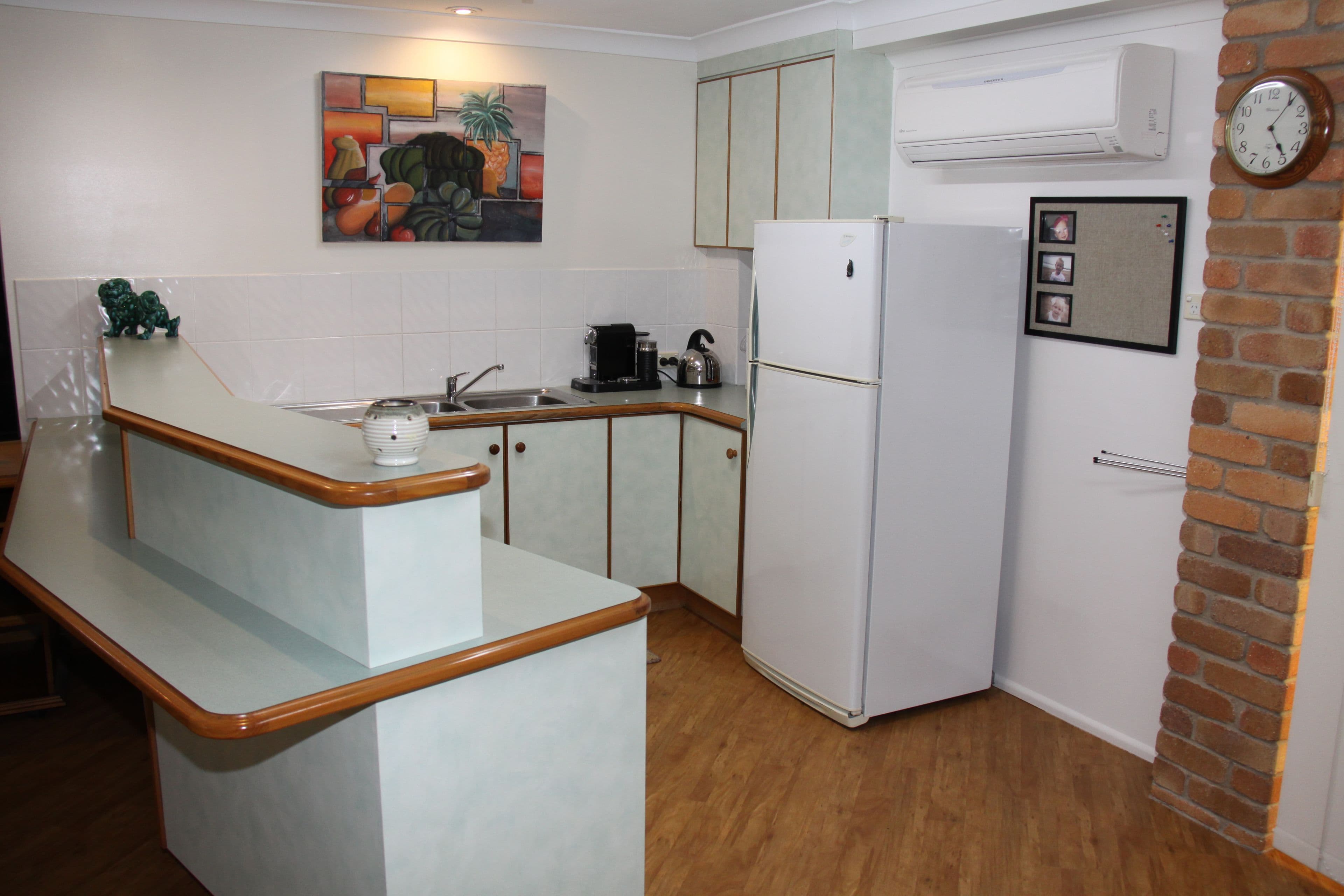 86 Booth Avenue, Tannum Sands QLD 4680, Tannum Sands - Thumbnail 4