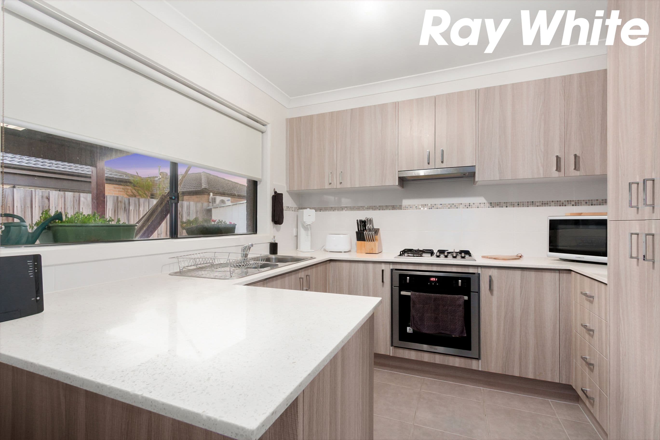 5 Melissa Way, Pakenham VIC 3810, Pakenham - Thumbnail 3