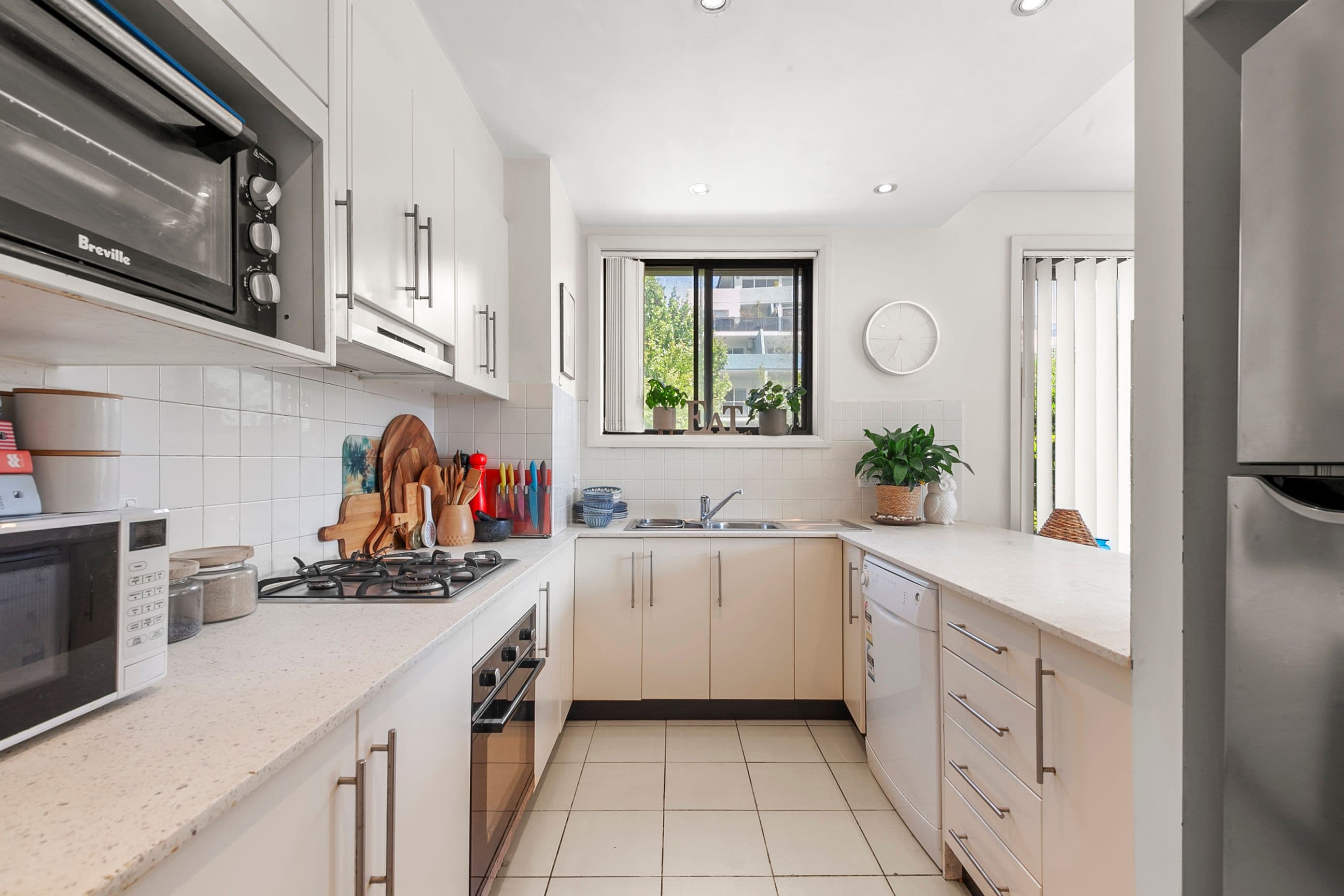 10 Oaks Avenue, Dee Why NSW 2099, Dee Why - Thumbnail 5