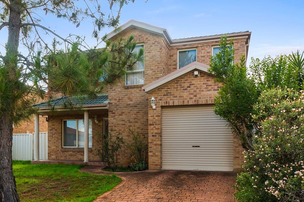 8 Stella Drive, Green Valley - Image 1