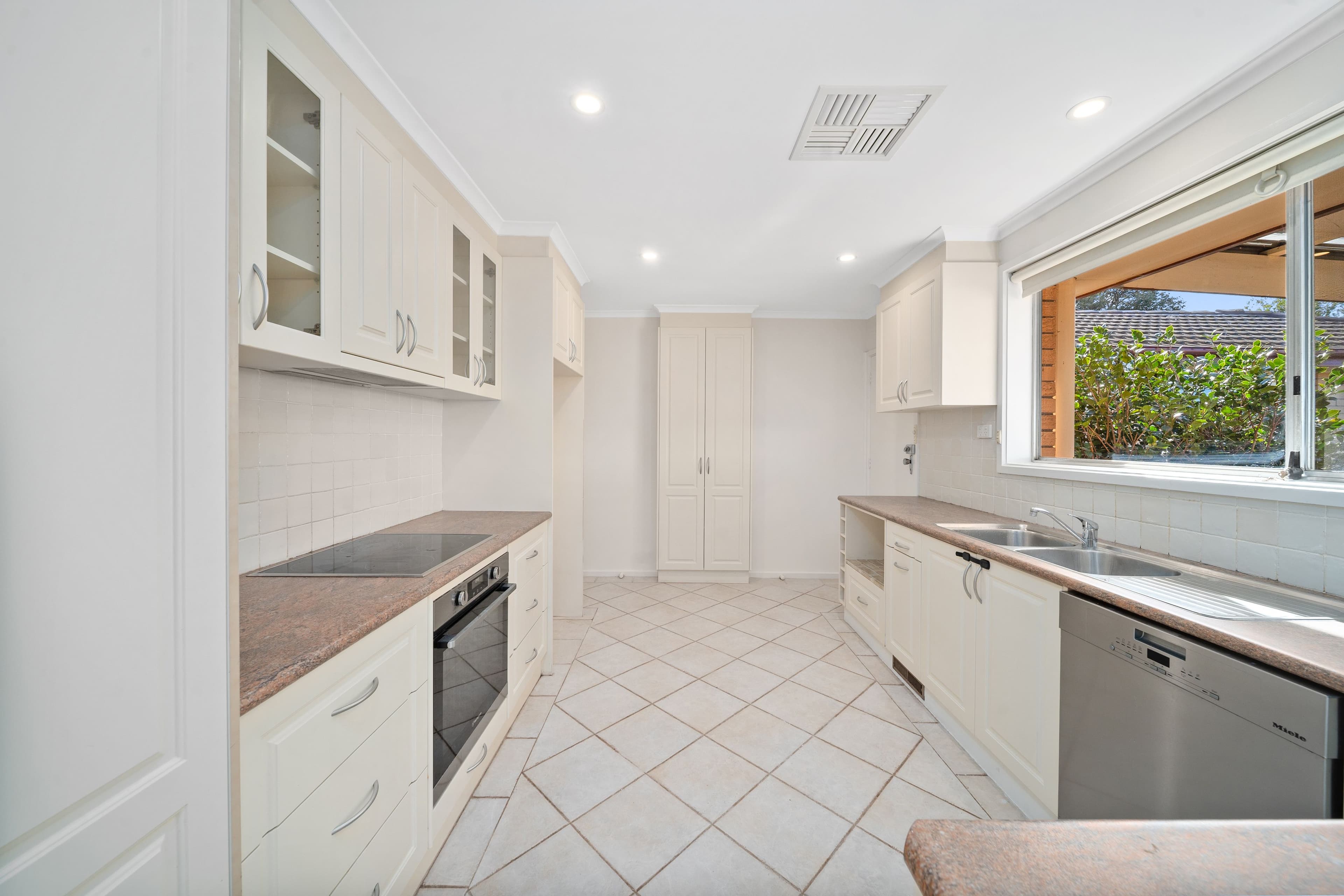 4 Cypress Place, Crestwood NSW 2620, Crestwood - Thumbnail 5