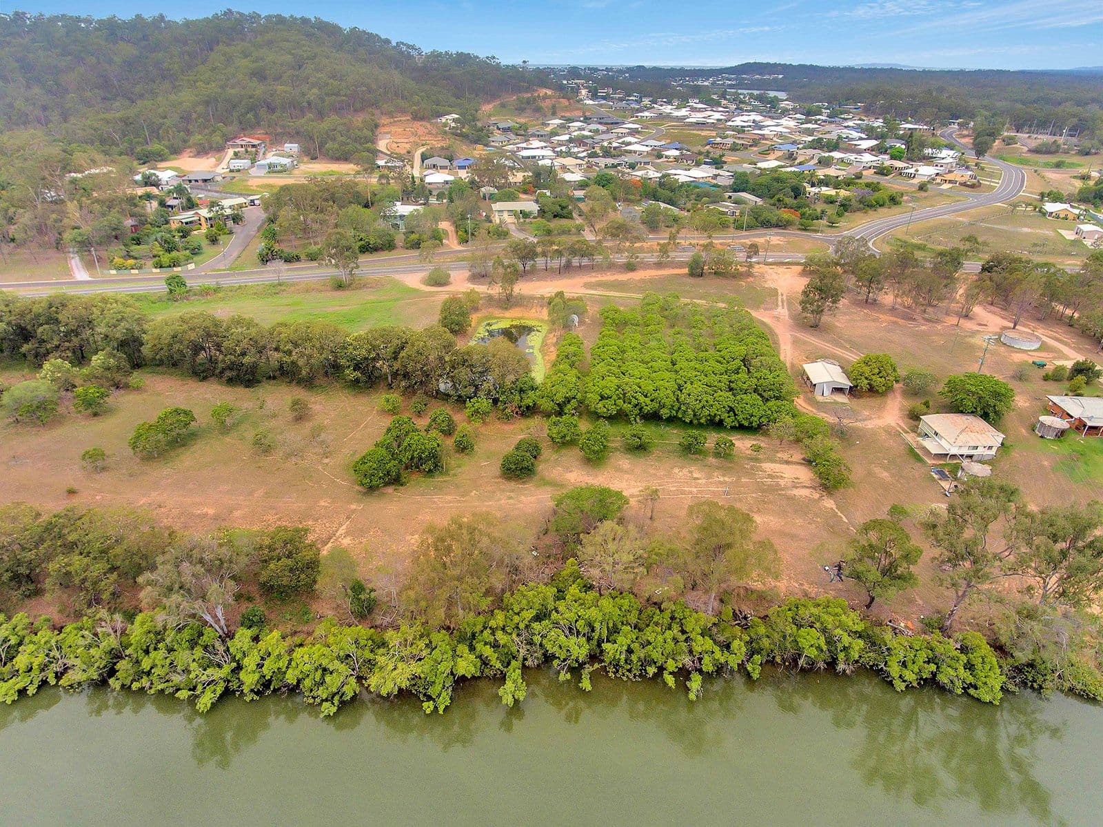 90 Handley Drive, Boyne Island QLD 4680, Boyne Island - Thumbnail 3