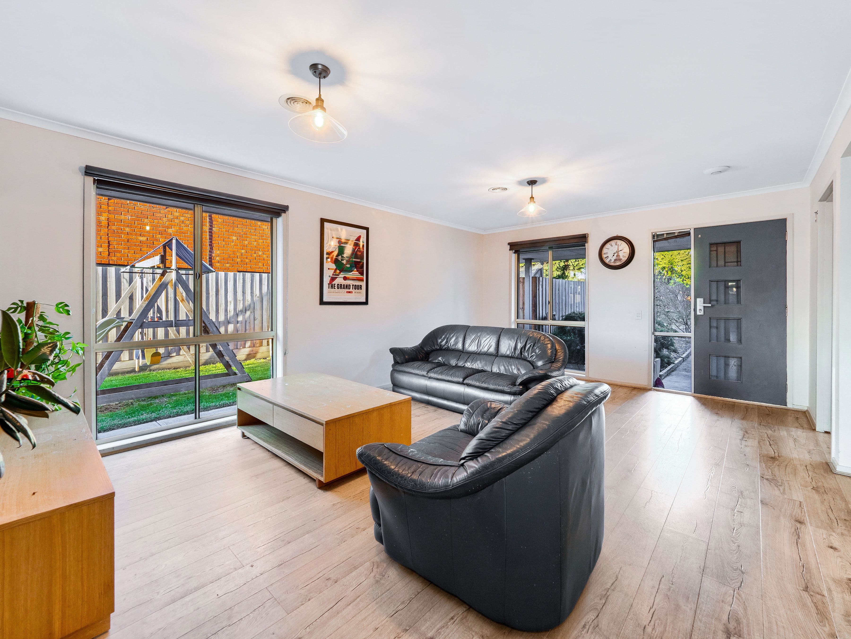 9 Scarborough Avenue, Cranbourne West VIC 3977, Cranbourne West - Thumbnail 4