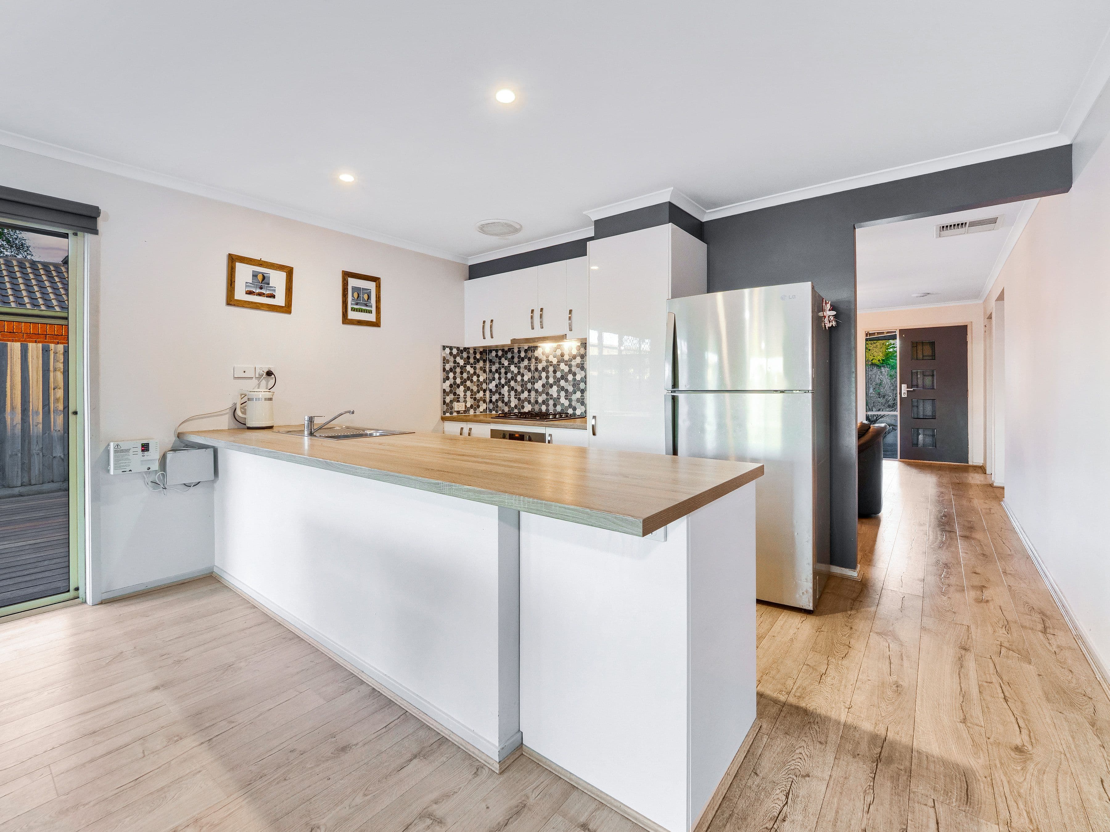 9 Scarborough Avenue, Cranbourne West VIC 3977, Cranbourne West - Thumbnail 6