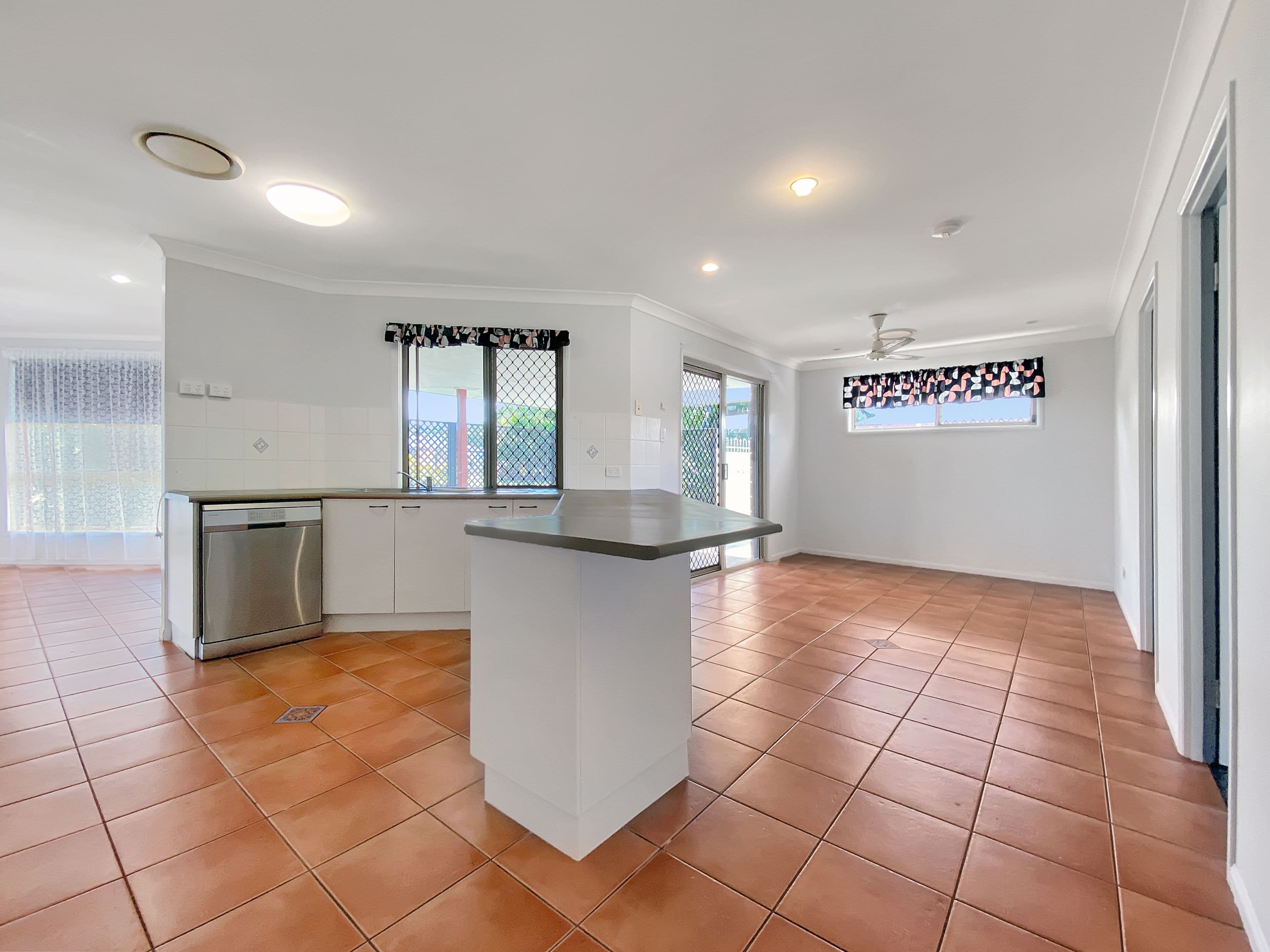 22 Michael Avenue, Sarina QLD 4737, Sarina - Thumbnail 7