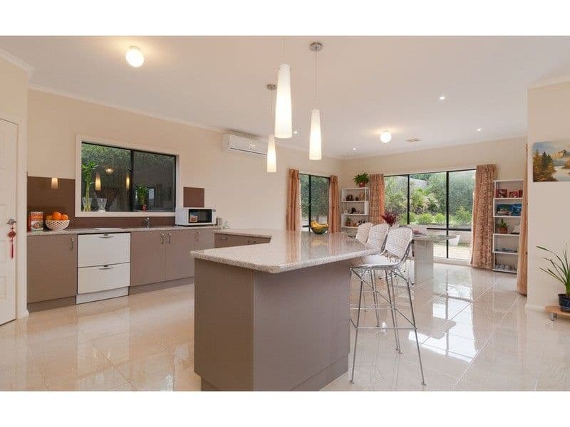 42 PACIFIC Drive, Mooroolbark VIC 3138, Mooroolbark - Thumbnail 3