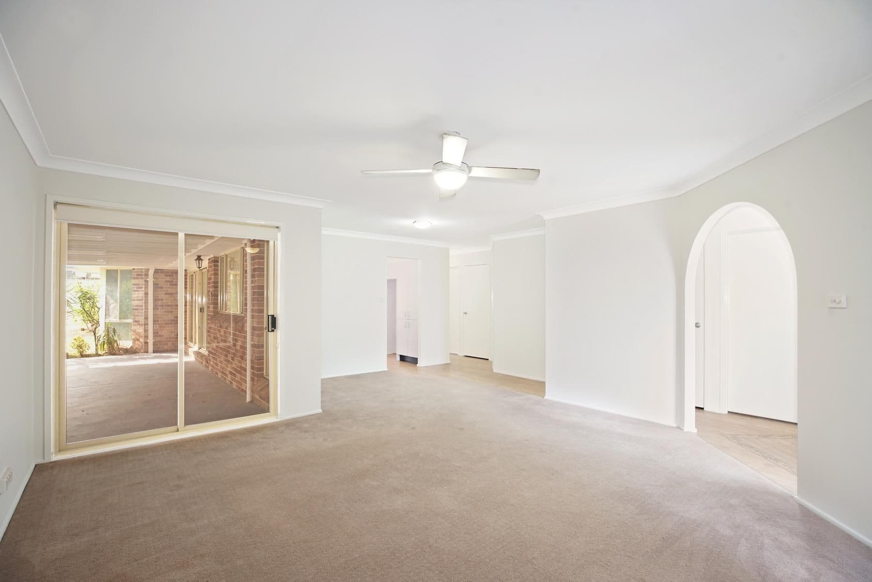 42 Kenneth Slessor Drive, Glenmore Park - Thumbnail 3