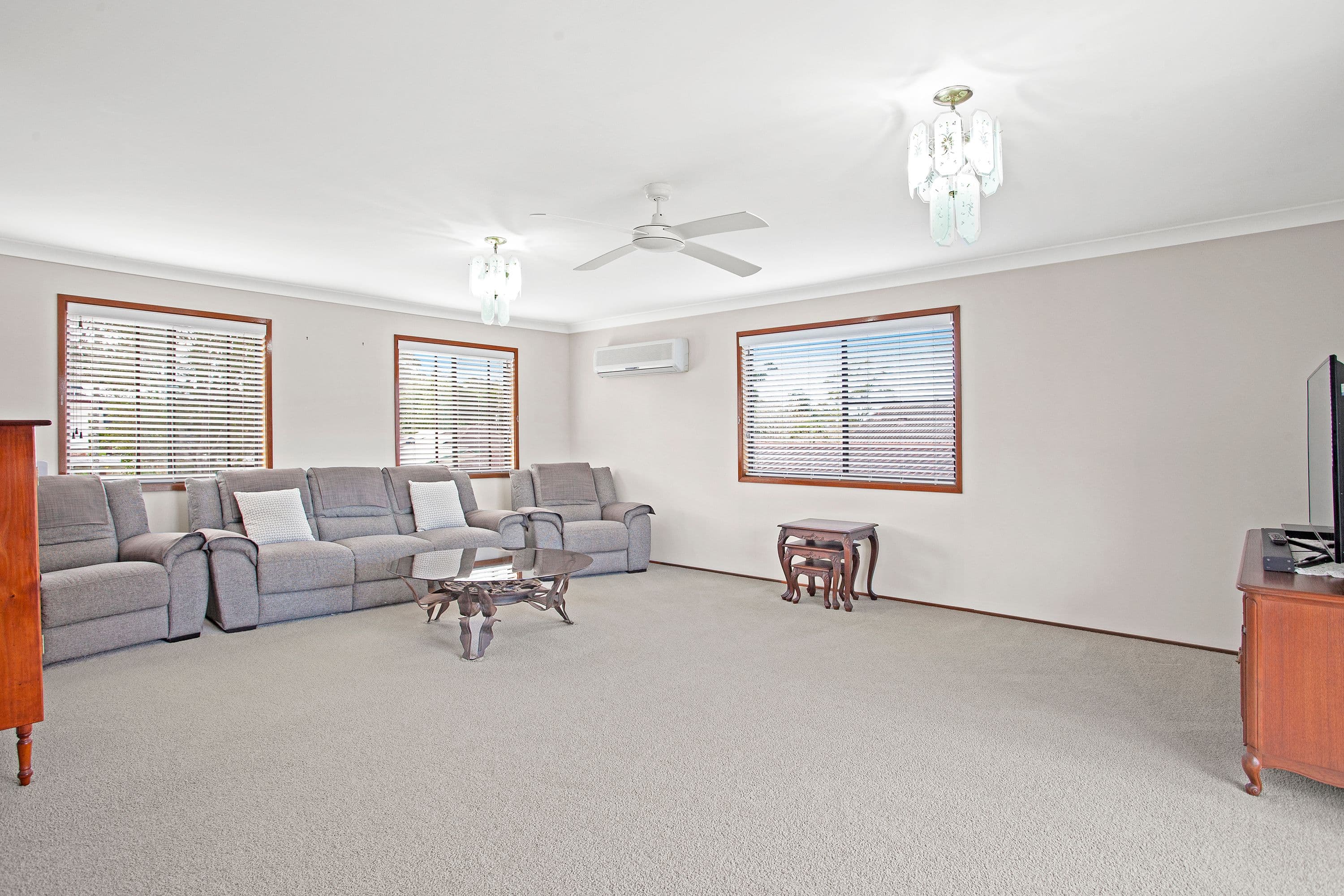 35 Jean Avenue, Berkeley Vale NSW 2261, Berkeley Vale - Thumbnail 3