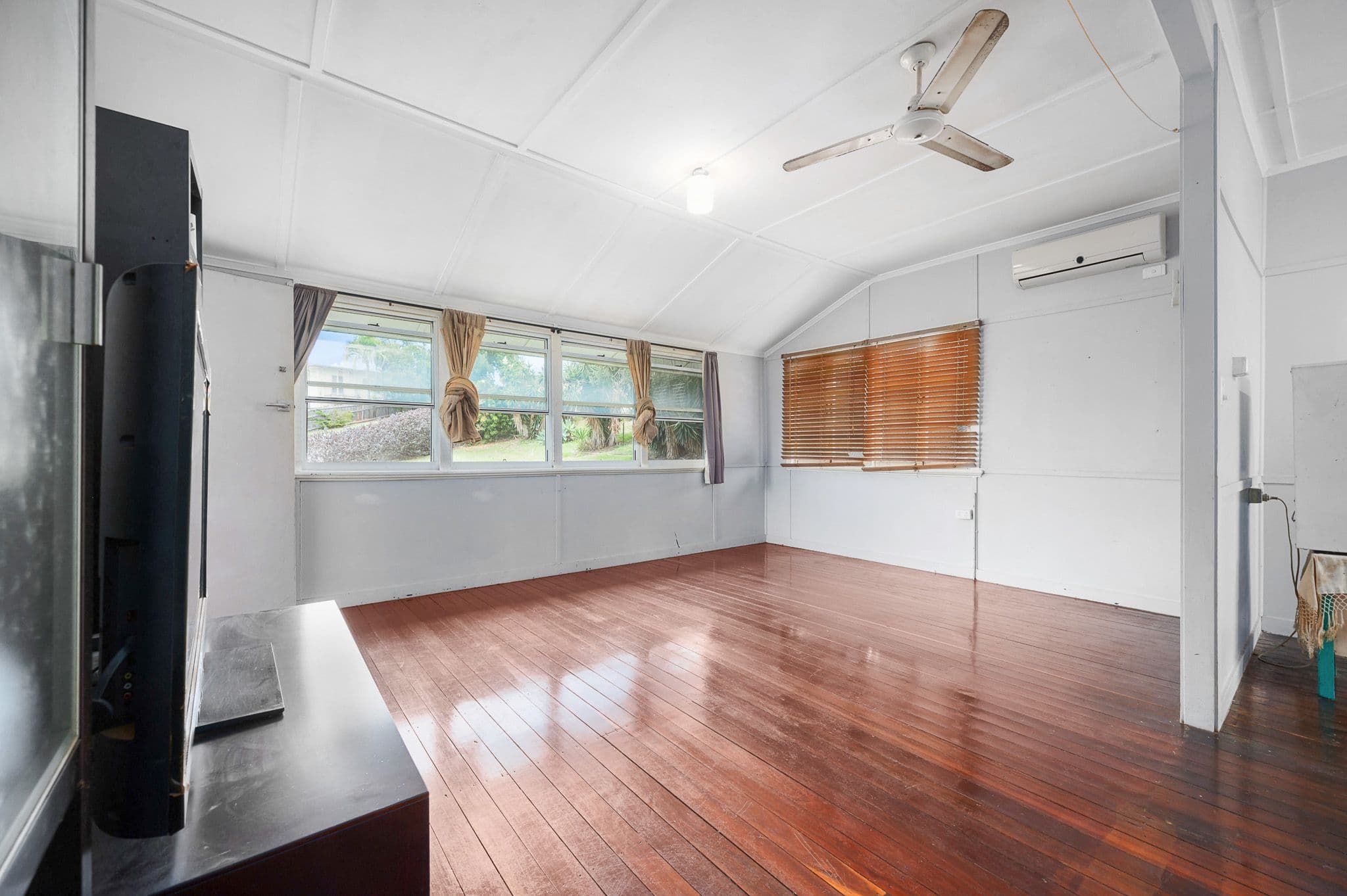 49 Scenery Street, West Gladstone QLD 4680, West Gladstone - Thumbnail 4