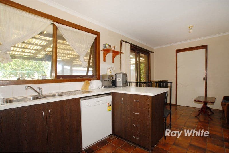 70 Clairmont Avenue, CRANBOURNE VIC 3977, Cranbourne - Thumbnail 4