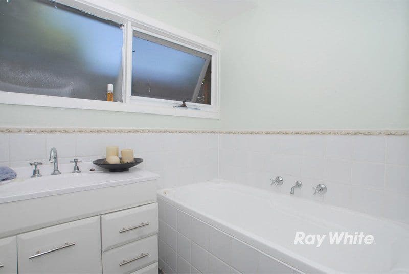 70 Clairmont Avenue, CRANBOURNE VIC 3977, Cranbourne - Thumbnail 5