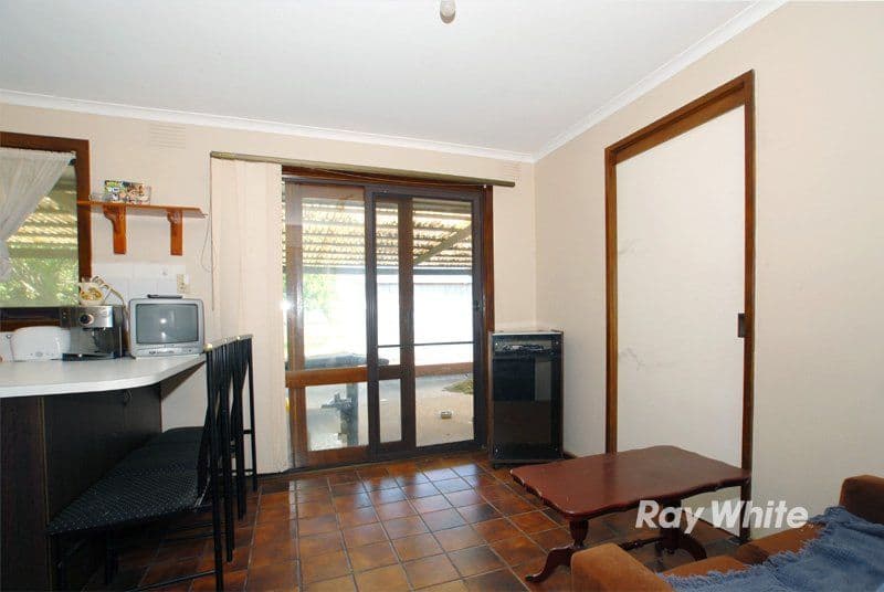 70 Clairmont Avenue, CRANBOURNE VIC 3977, Cranbourne - Thumbnail 6