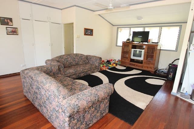 2 Lucy Street, KATHERINE NT 0850, Katherine South - Thumbnail 2
