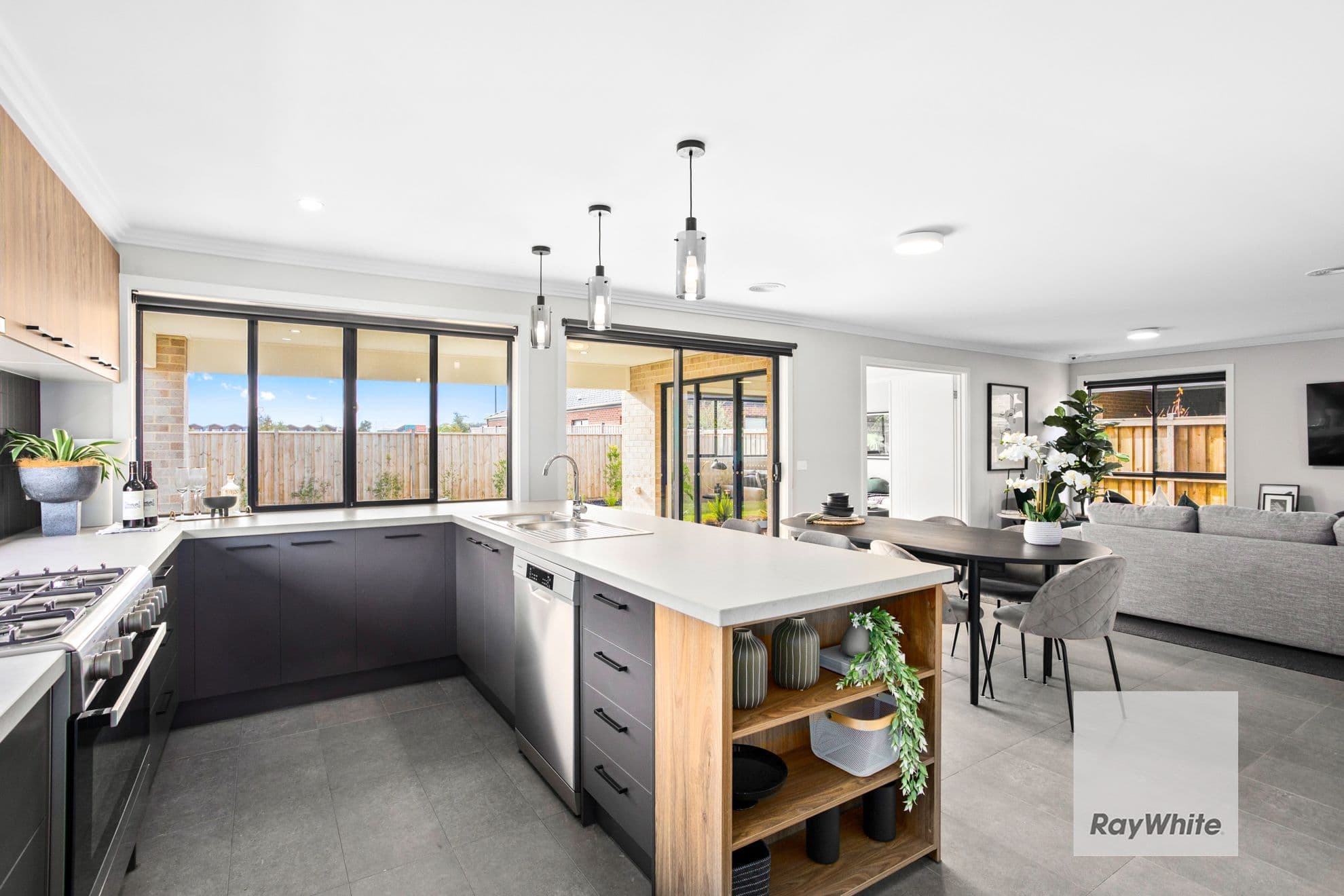 15 Taradale Crescent, FRASER RISE VIC 3336, Fraser Rise - Thumbnail 5