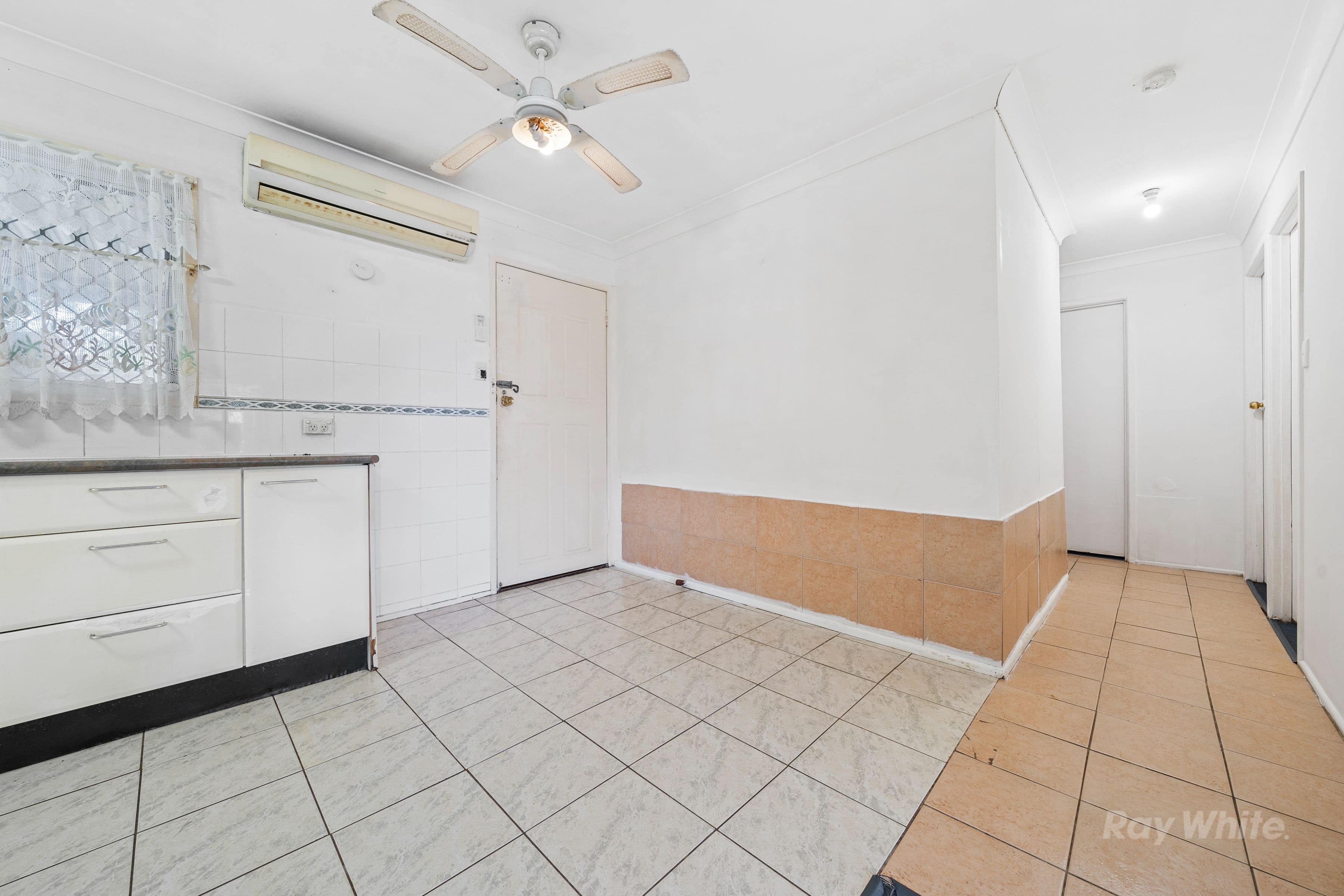 27 Andella Street, Woodridge QLD 4114, Woodridge - Thumbnail 2