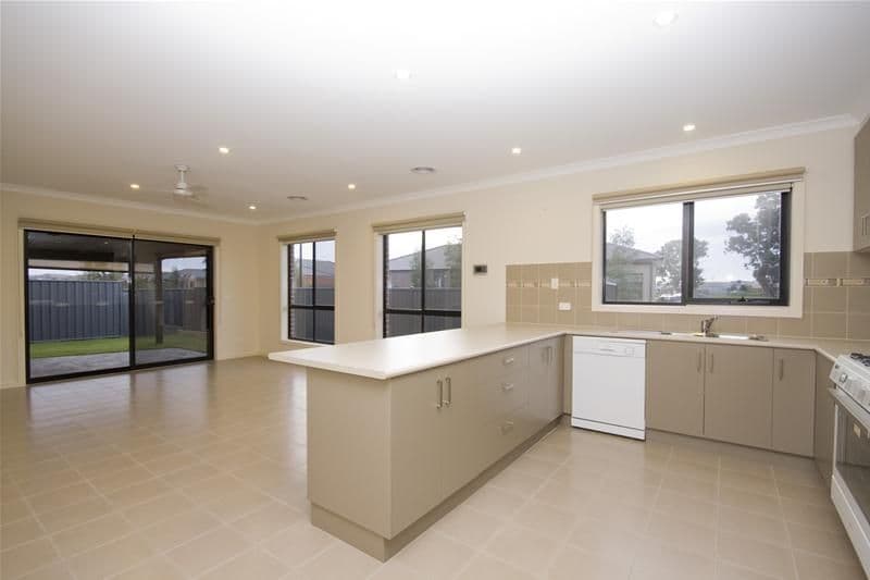 17 Borrack Crescent, MERNDA VIC 3754, Mernda - Thumbnail 4