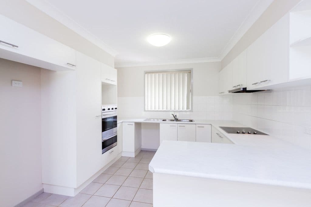 14 Norfolk Place, North Richmond - Thumbnail 2