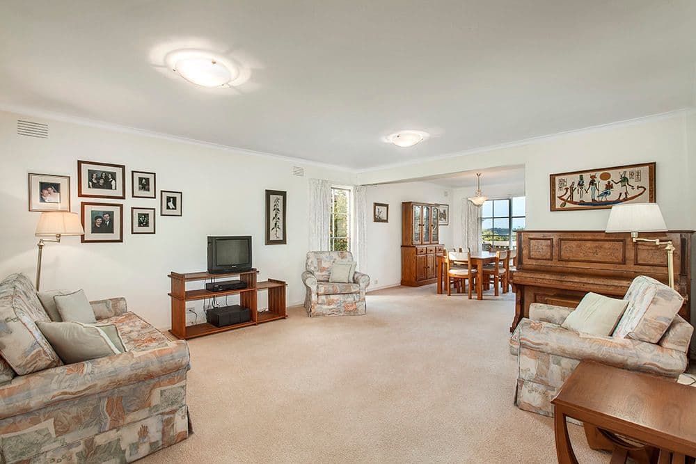 18 Centaur Grove, DONCASTER EAST VIC 3109, Doncaster East - Thumbnail 2