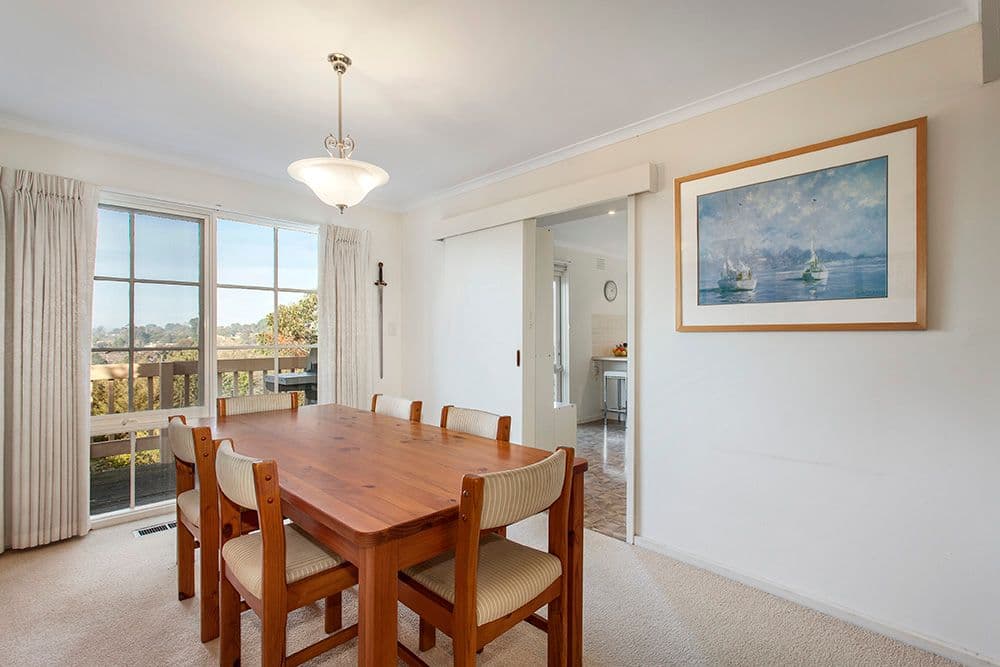 18 Centaur Grove, DONCASTER EAST VIC 3109, Doncaster East - Thumbnail 3