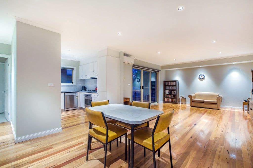 16 Cuthbert Road, Reservoir VIC 3073, Reservoir - Thumbnail 3