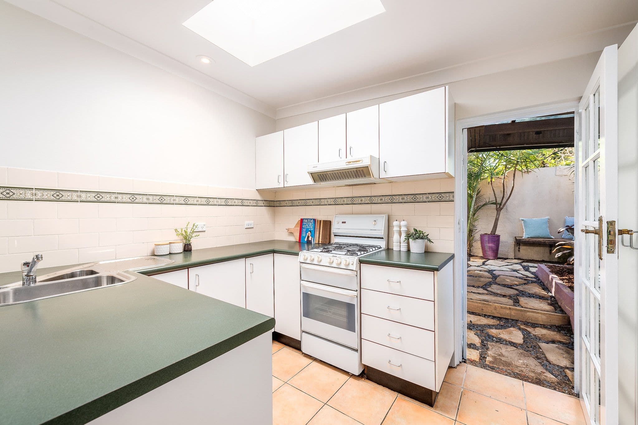 55 Camden Street, Newtown - Thumbnail 8