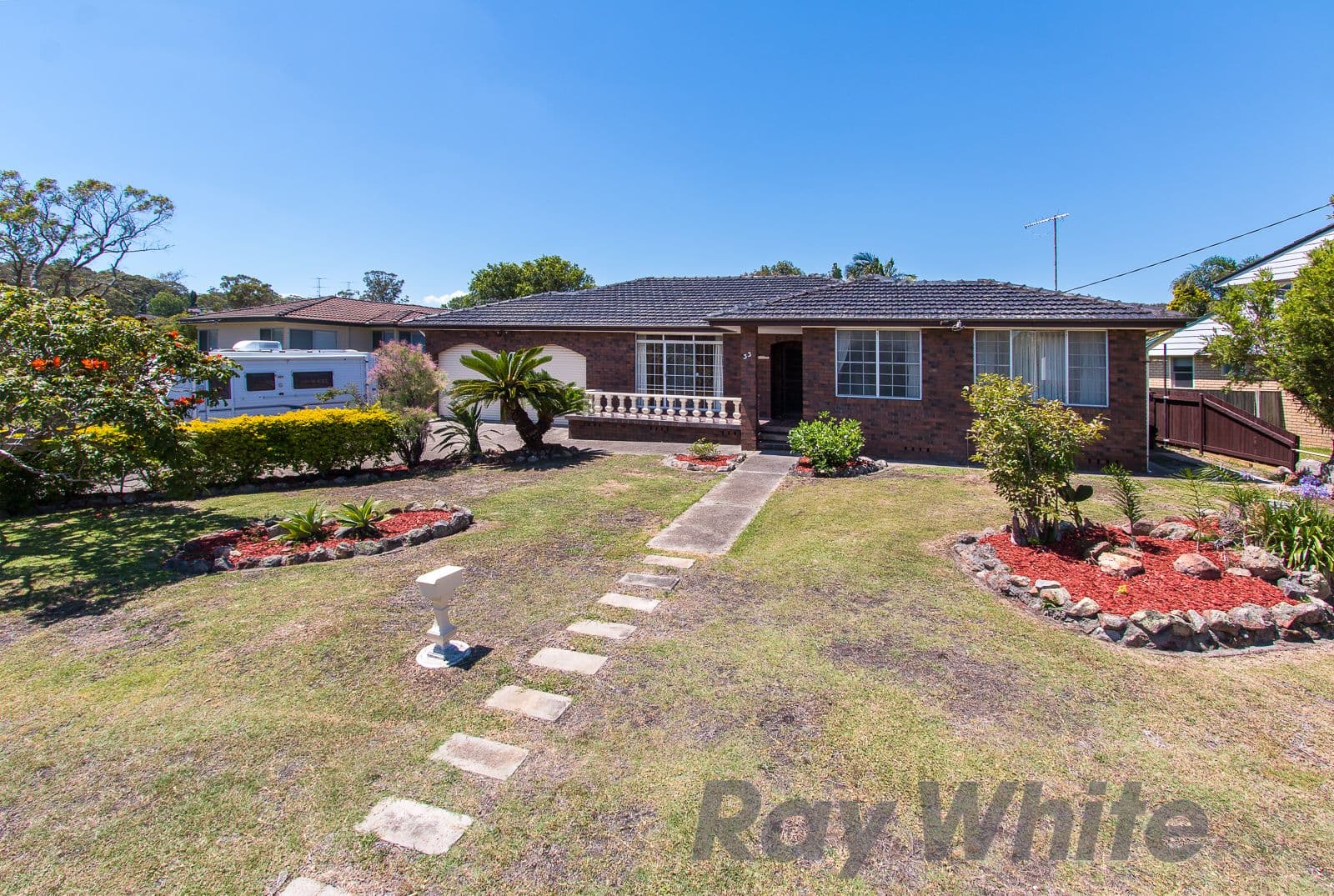 33 Hazleton Grove, Charlestown - Image 1