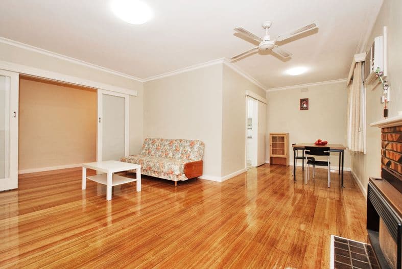 8 MANDOWIE Crescent, CROYDON VIC 3136, Croydon - Thumbnail 2